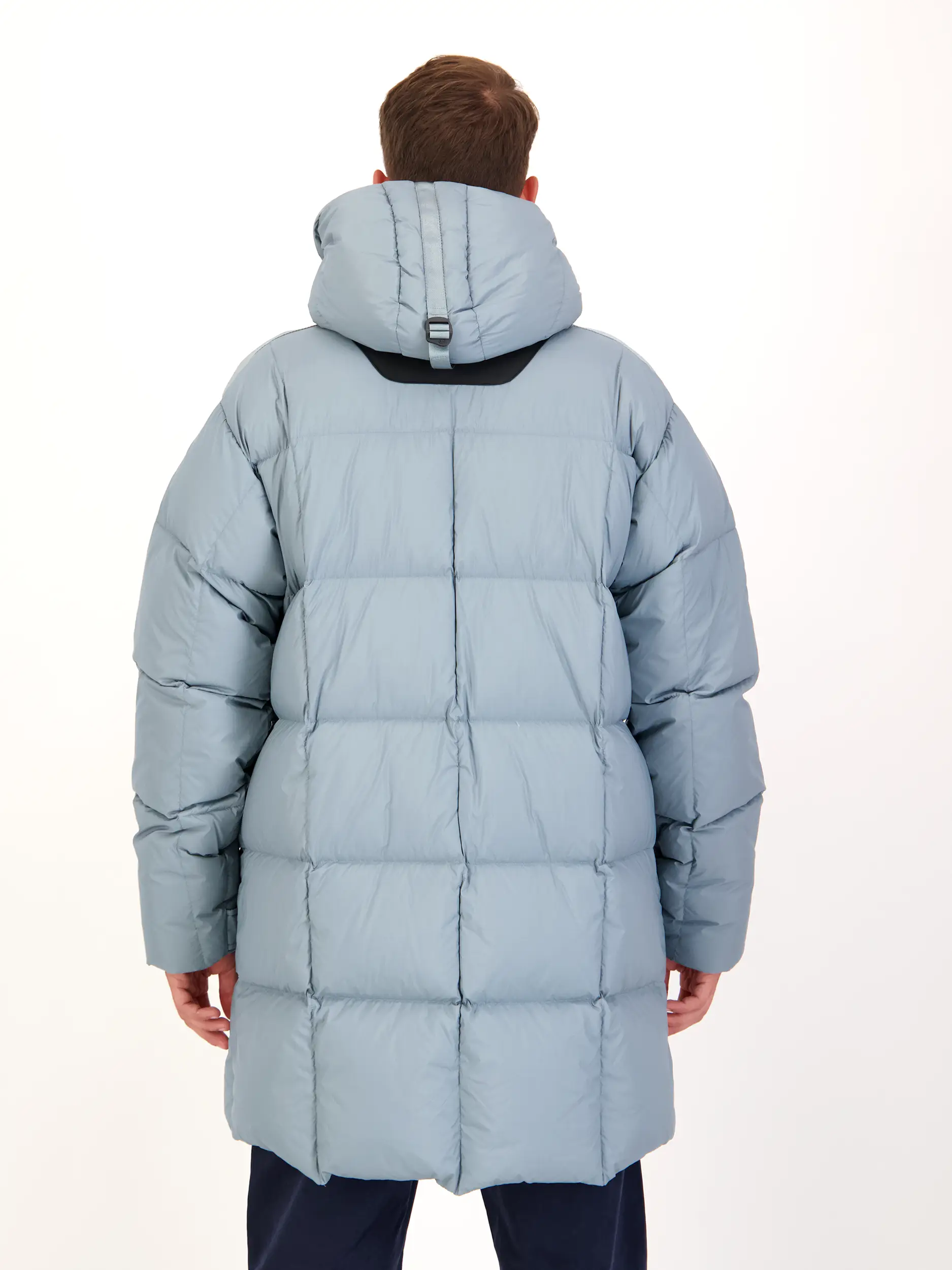 Parka 'Bold' - Artikel Rückseite getragen von einem Modell - Farbe: Blau