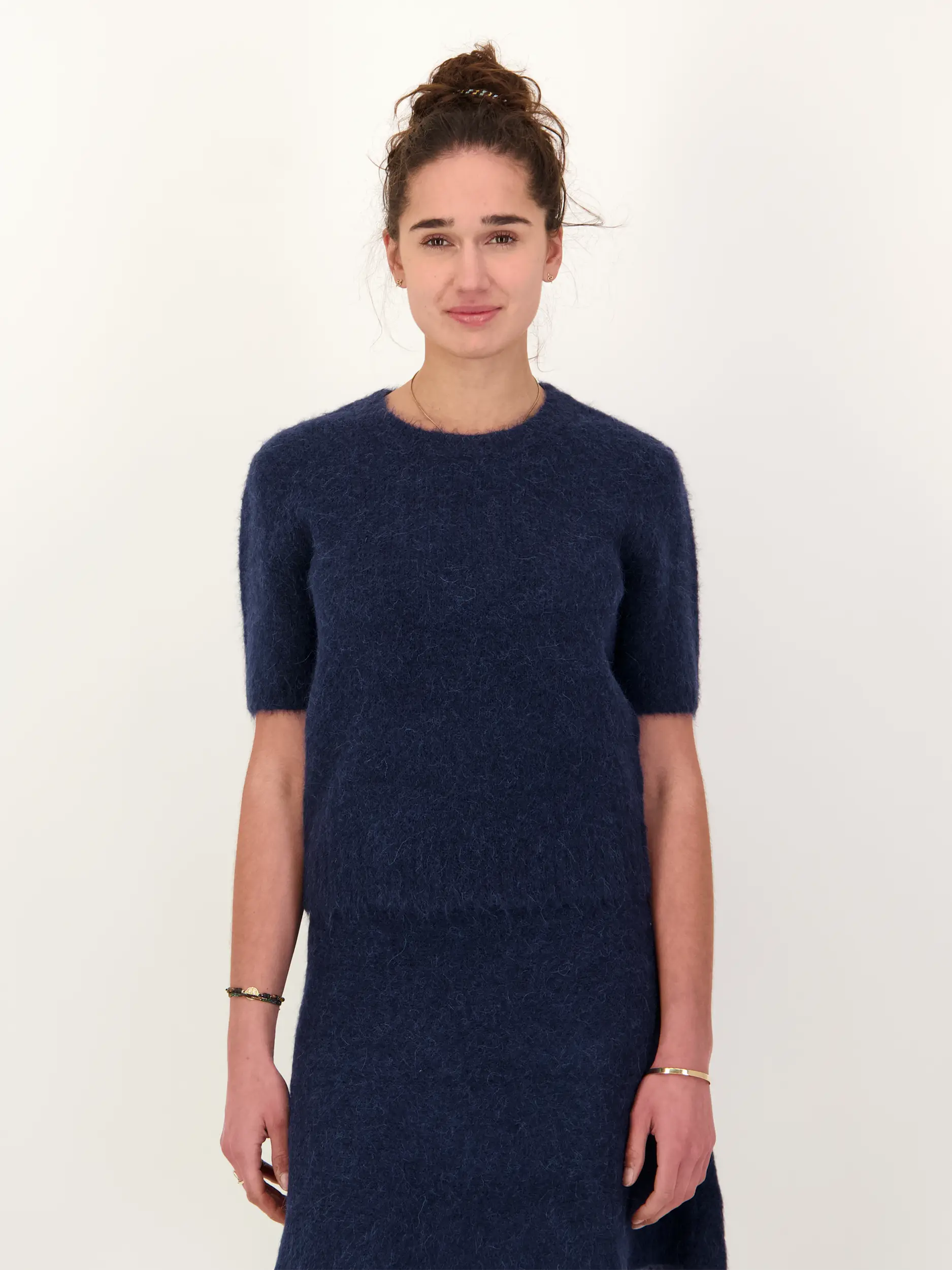 Pullover 'Sajeanne' - Artikel Vorderseite getragen von einem Modell - Farbe: Blau