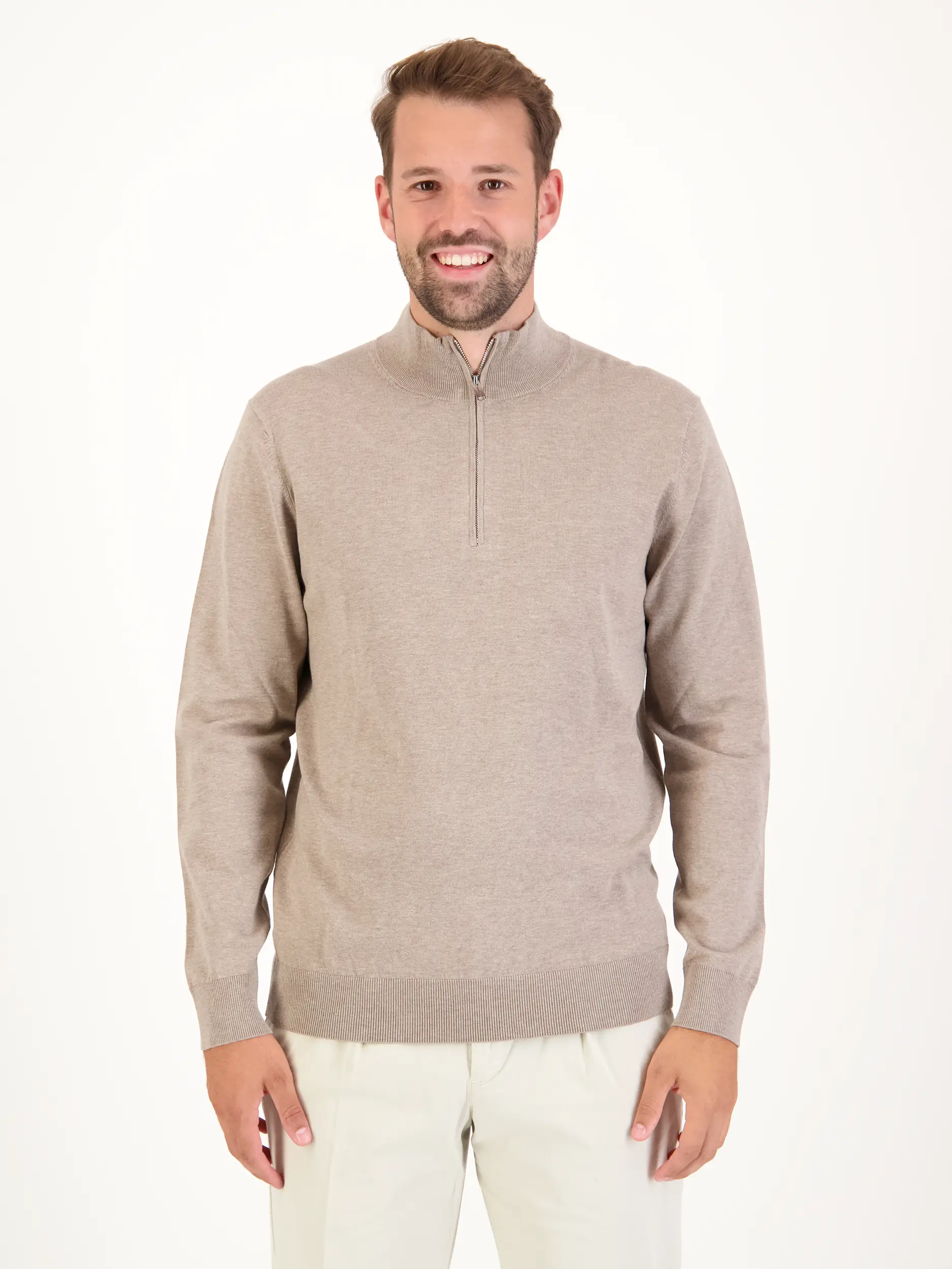 Pullover langarm - Artikel Vorderseite getragen von einem Modell - Farbe: Braun
