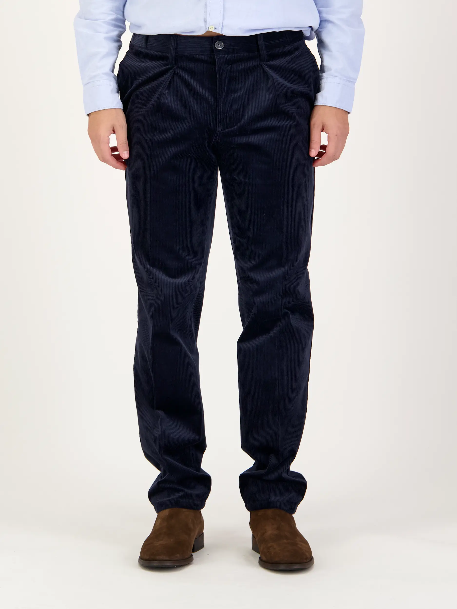 Cordhose - Artikel Vorderseite getragen von einem Modell - Farbe: Blau