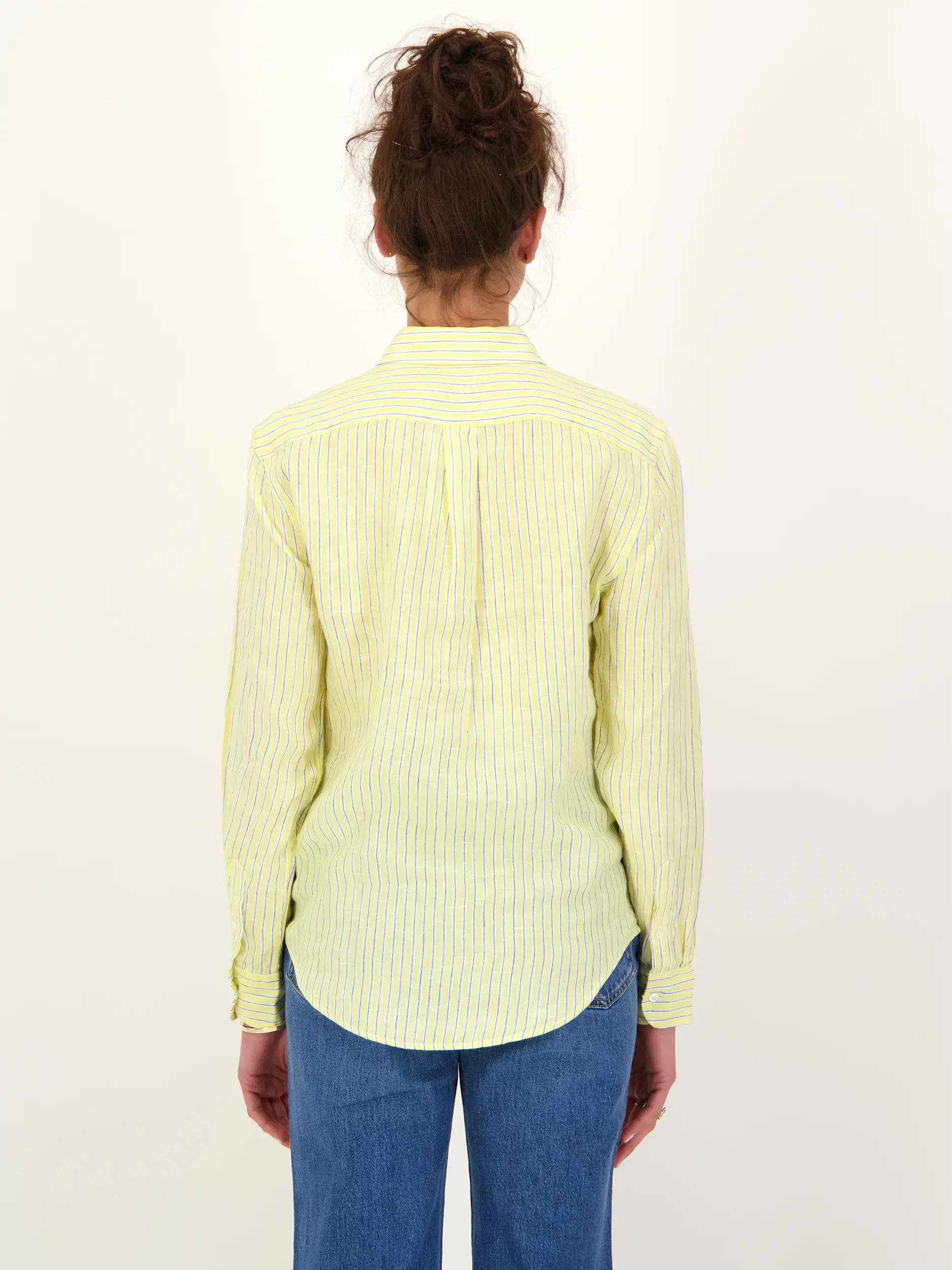 Gestreifte Bluse aus Leinen langarm - Artikel Rückseite getragen von einem Modell - Farbe: Gelb