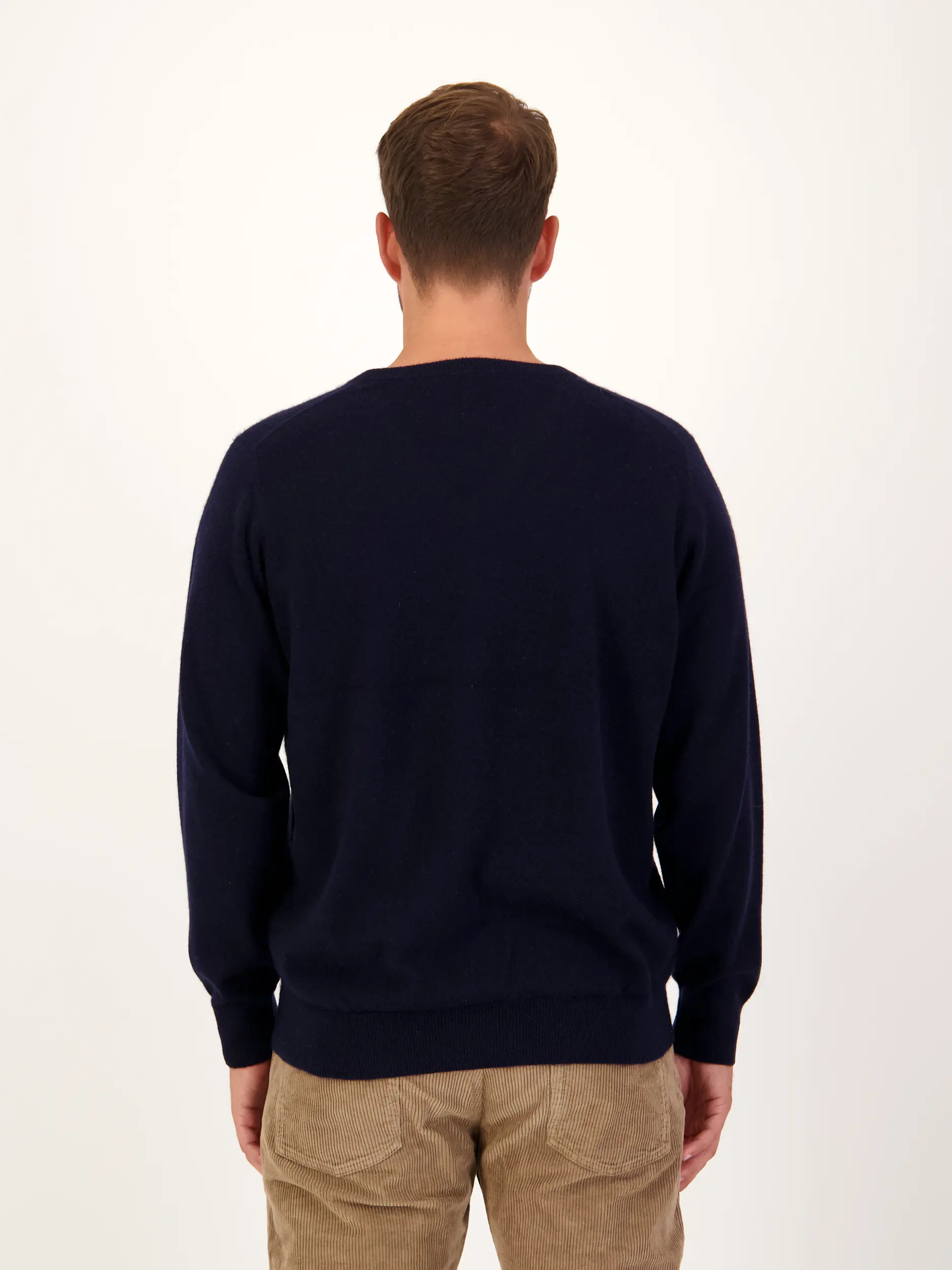 Pullover aus Kaschmir langarm - Artikel Rückseite getragen von einem Modell - Farbe: Blau