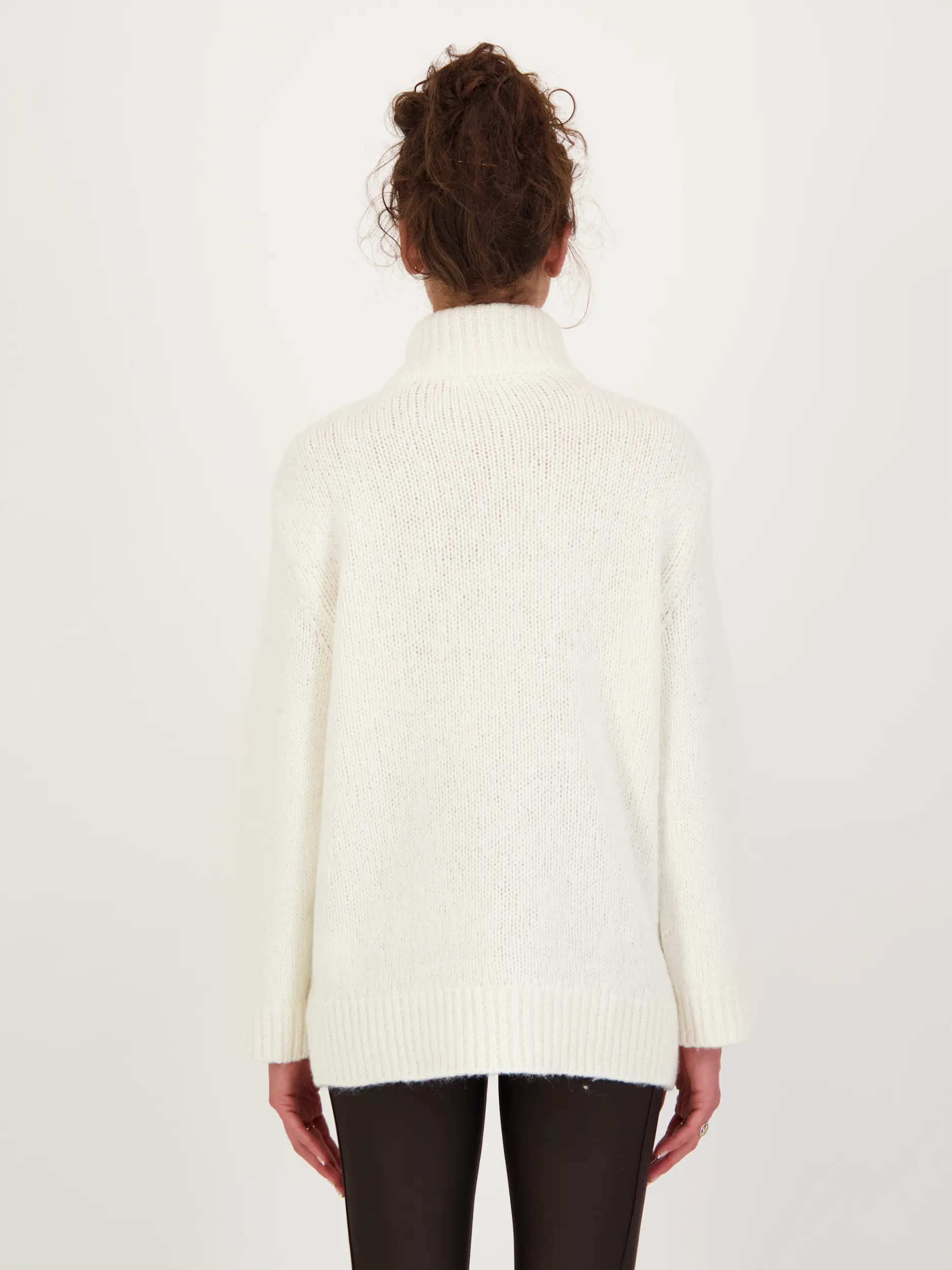 Pullover 'Urban Favorites' aus Woll-Mix langarm - Artikel Rückseite getragen von einem Modell - Farbe: Creme