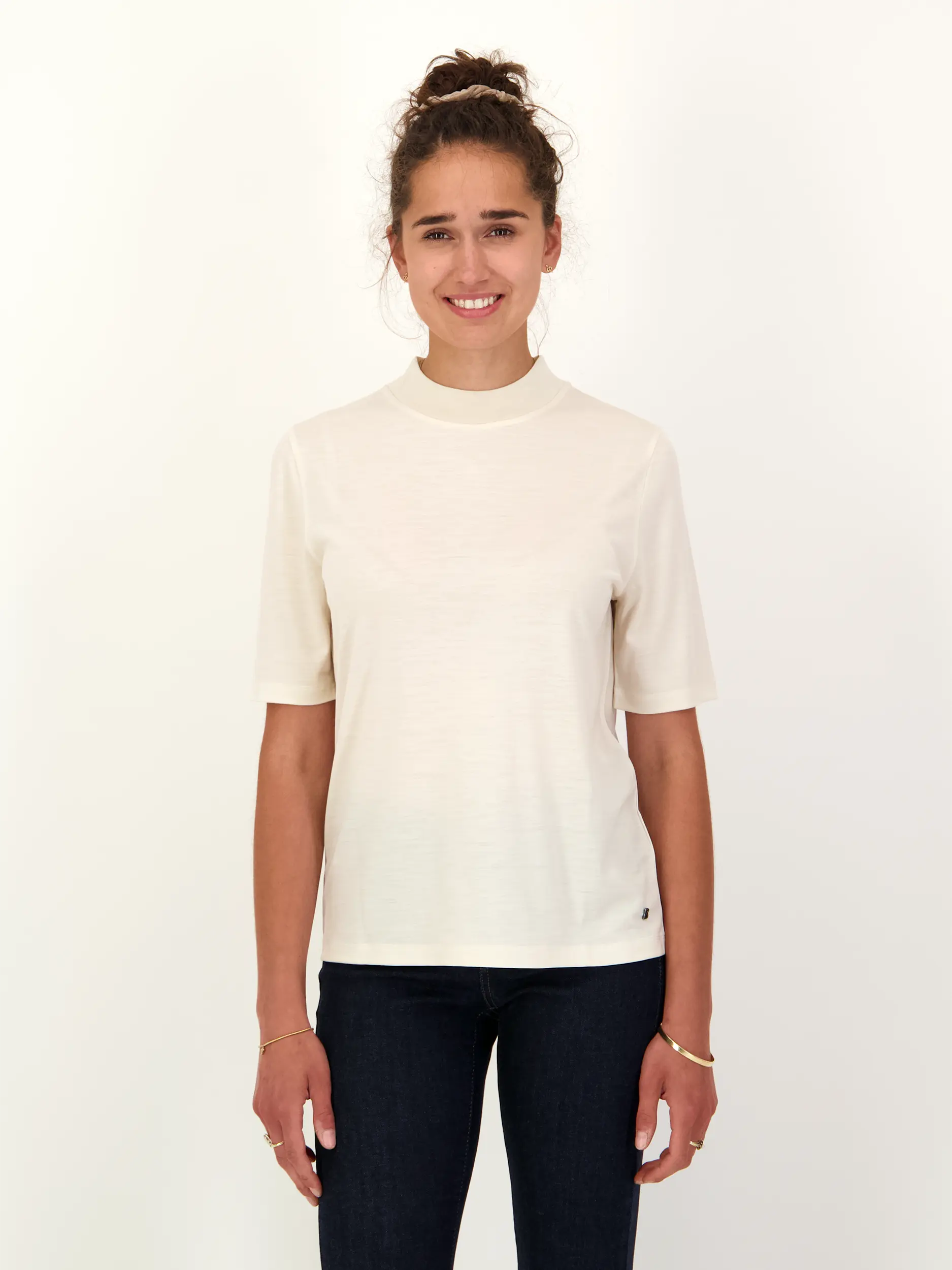 T-Shirt 'Willow' aus Wolle 3/4-Arm - Artikel Vorderseite getragen von einem Modell - Farbe: Creme