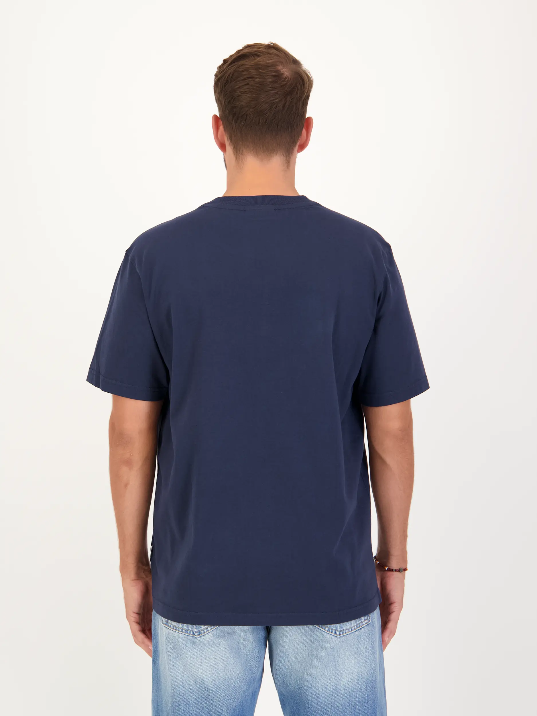 T-Shirt 'Adam' - Artikel Rückseite getragen von einem Modell - Farbe: Blau