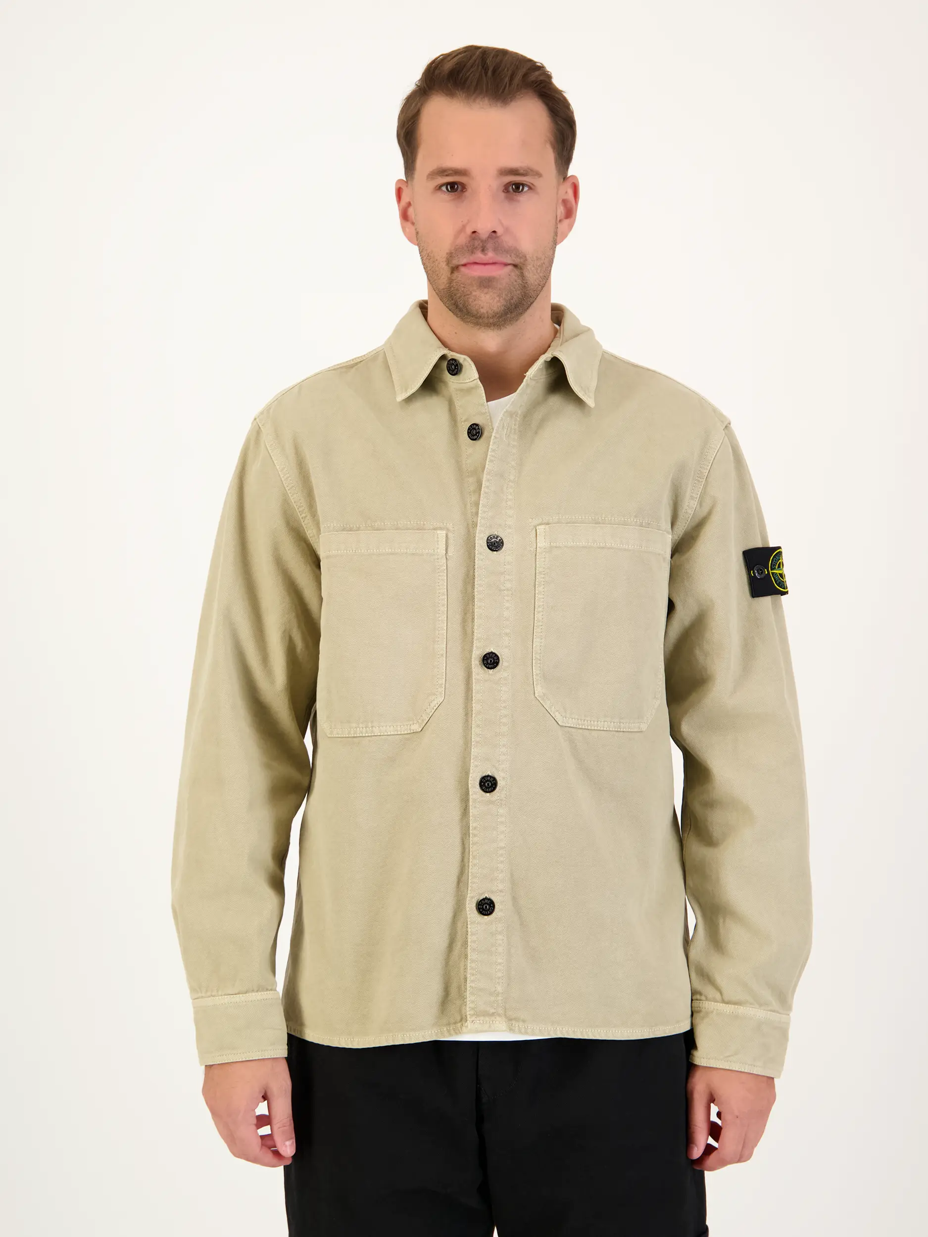 Overshirt - Artikel Vorderseite getragen von einem Modell - Farbe: Braun