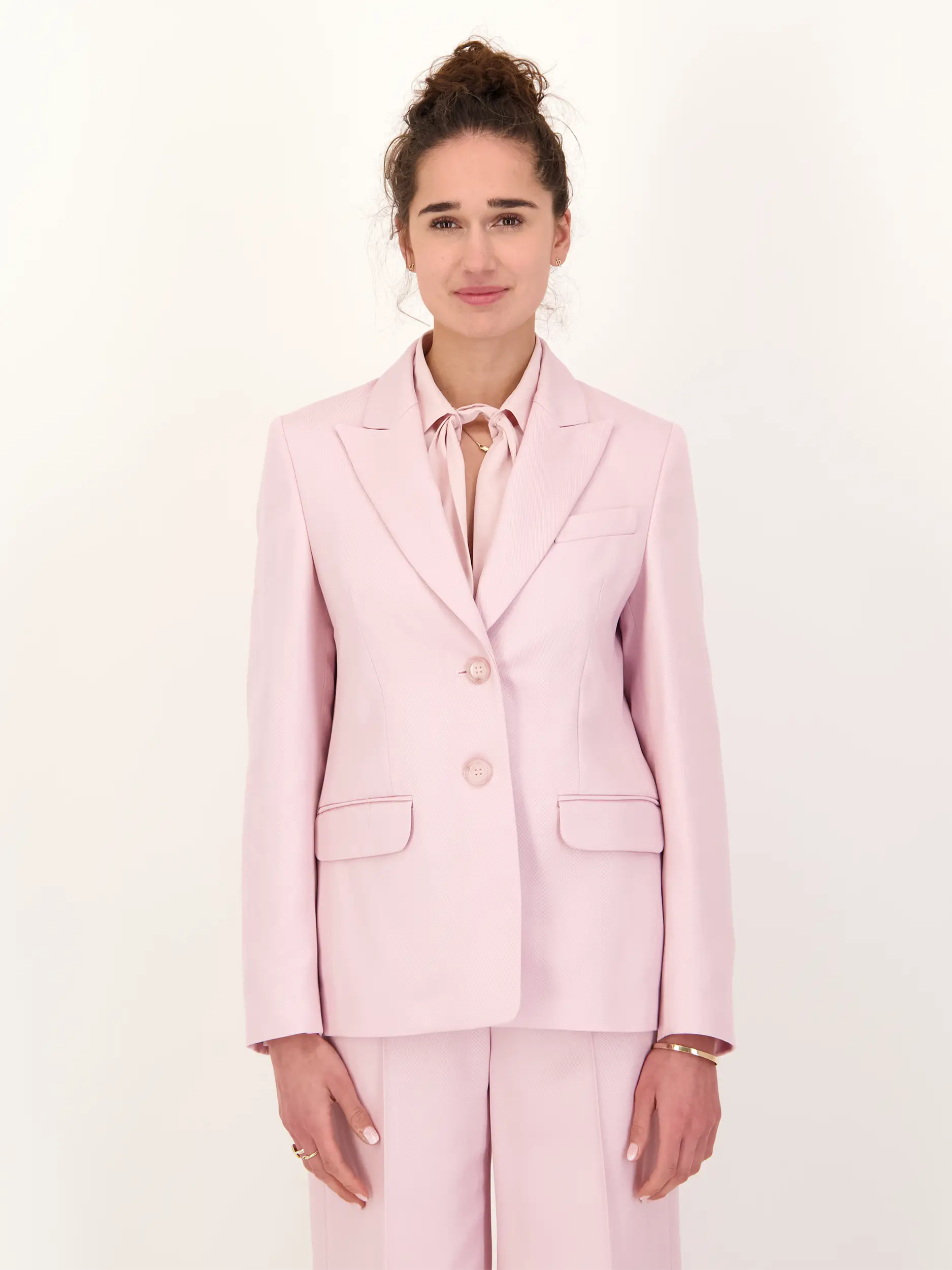 Blazer - Artikel Vorderseite getragen von einem Modell - Farbe: Rosa&Pink