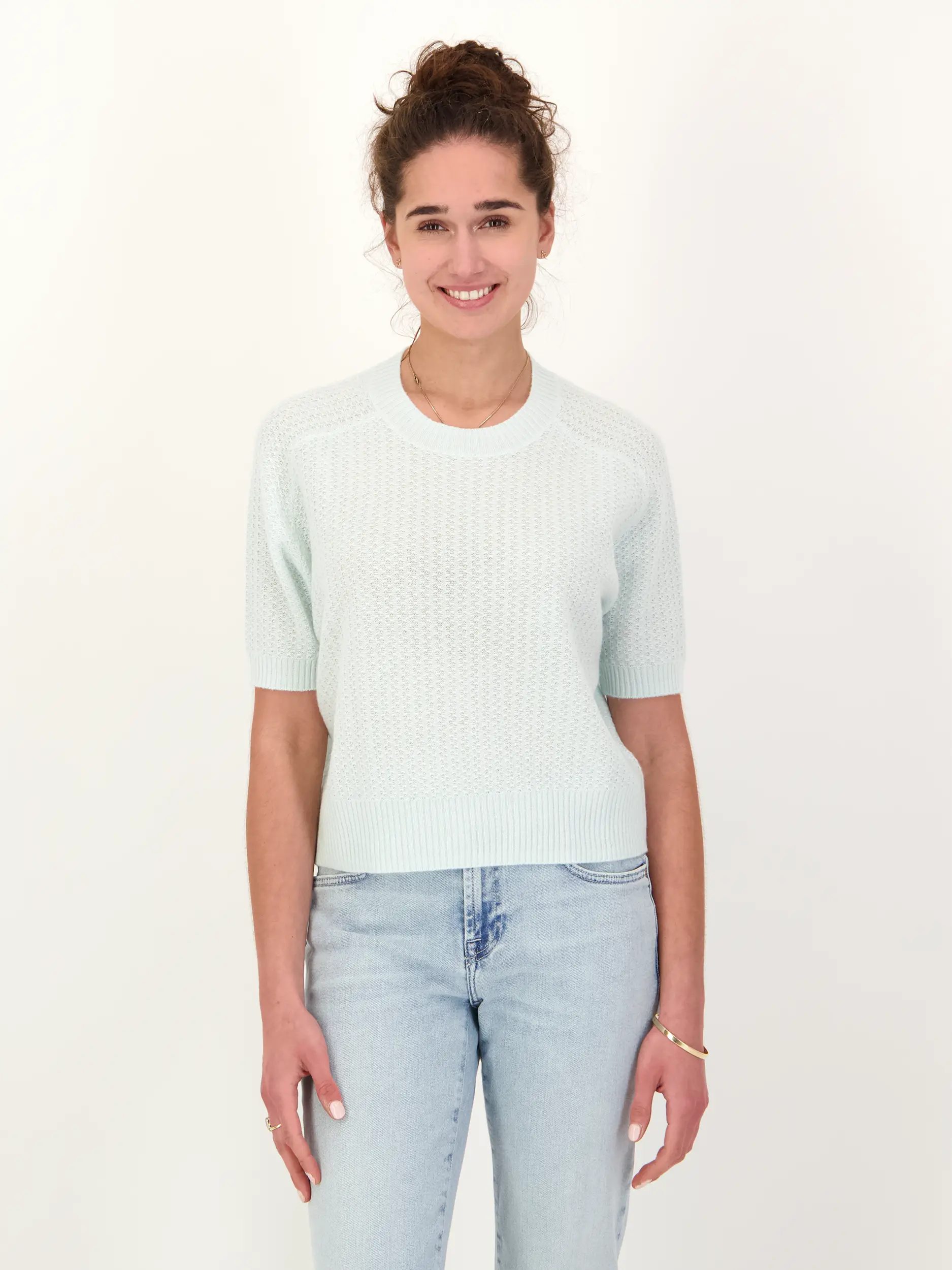 Pullover aus Kaschmir kurzarm - Artikel Vorderseite getragen von einem Modell - Farbe: Grün