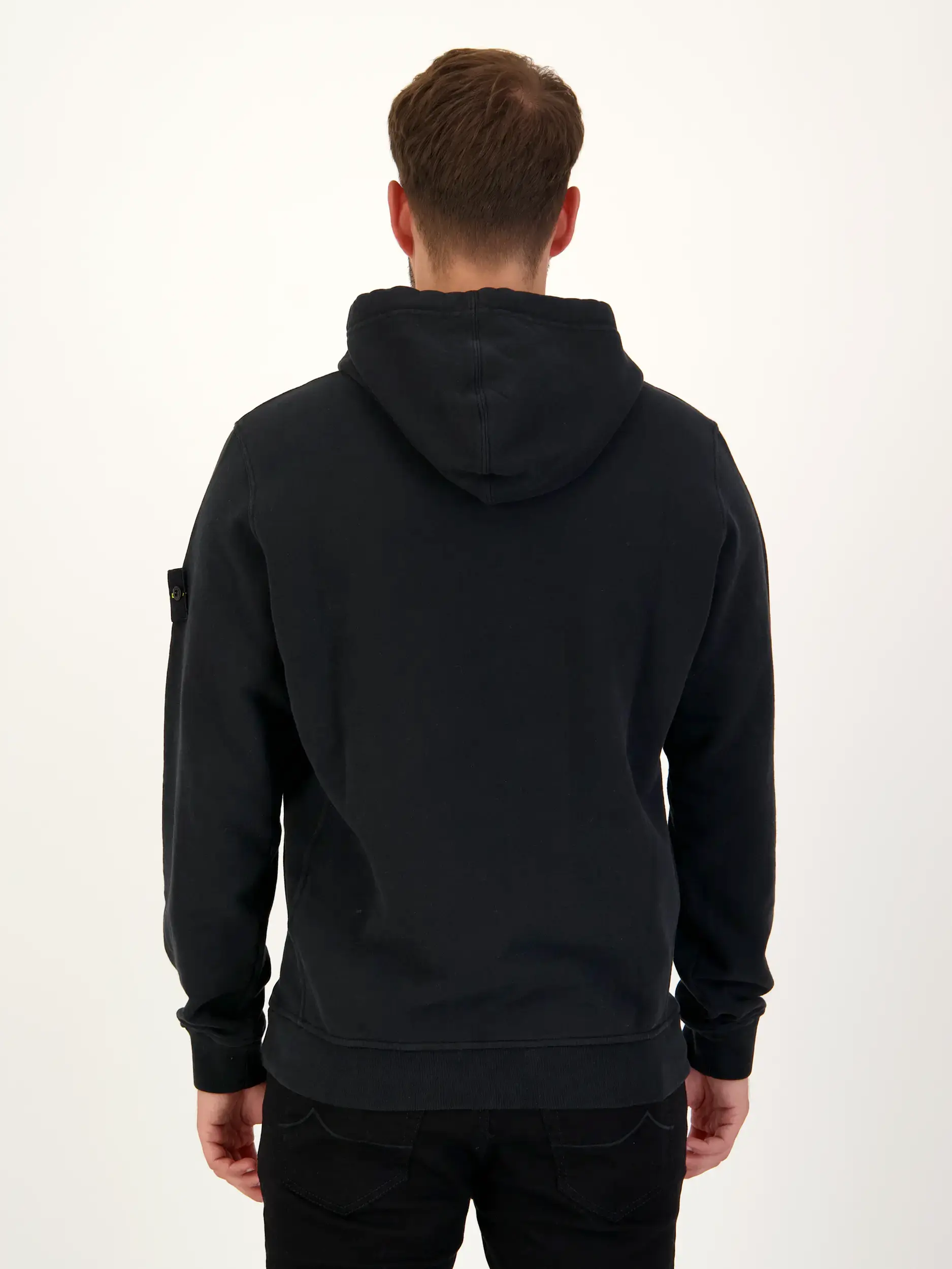Sweatshirt - Artikel Rückseite getragen von einem Modell - Farbe: Schwarz