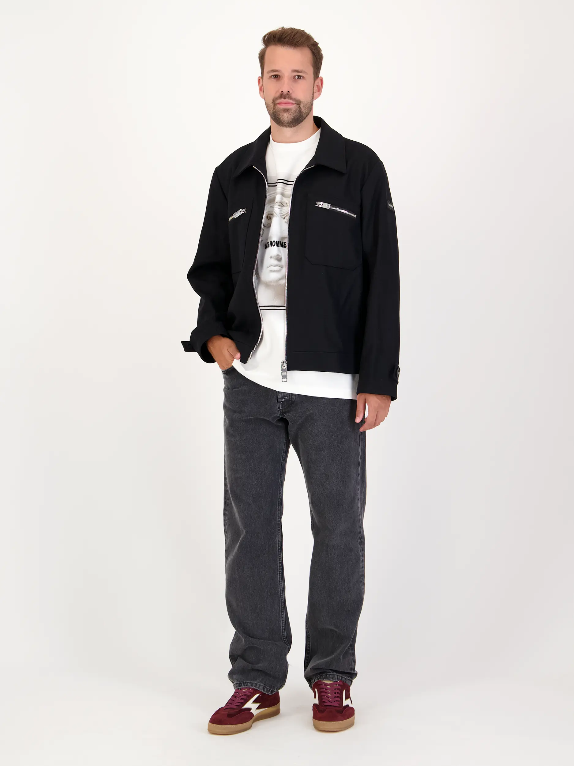 Jacke aus Woll-Mix - Artikel Teil eines Outfits getragen von einem Modell - Farbe: Schwarz
