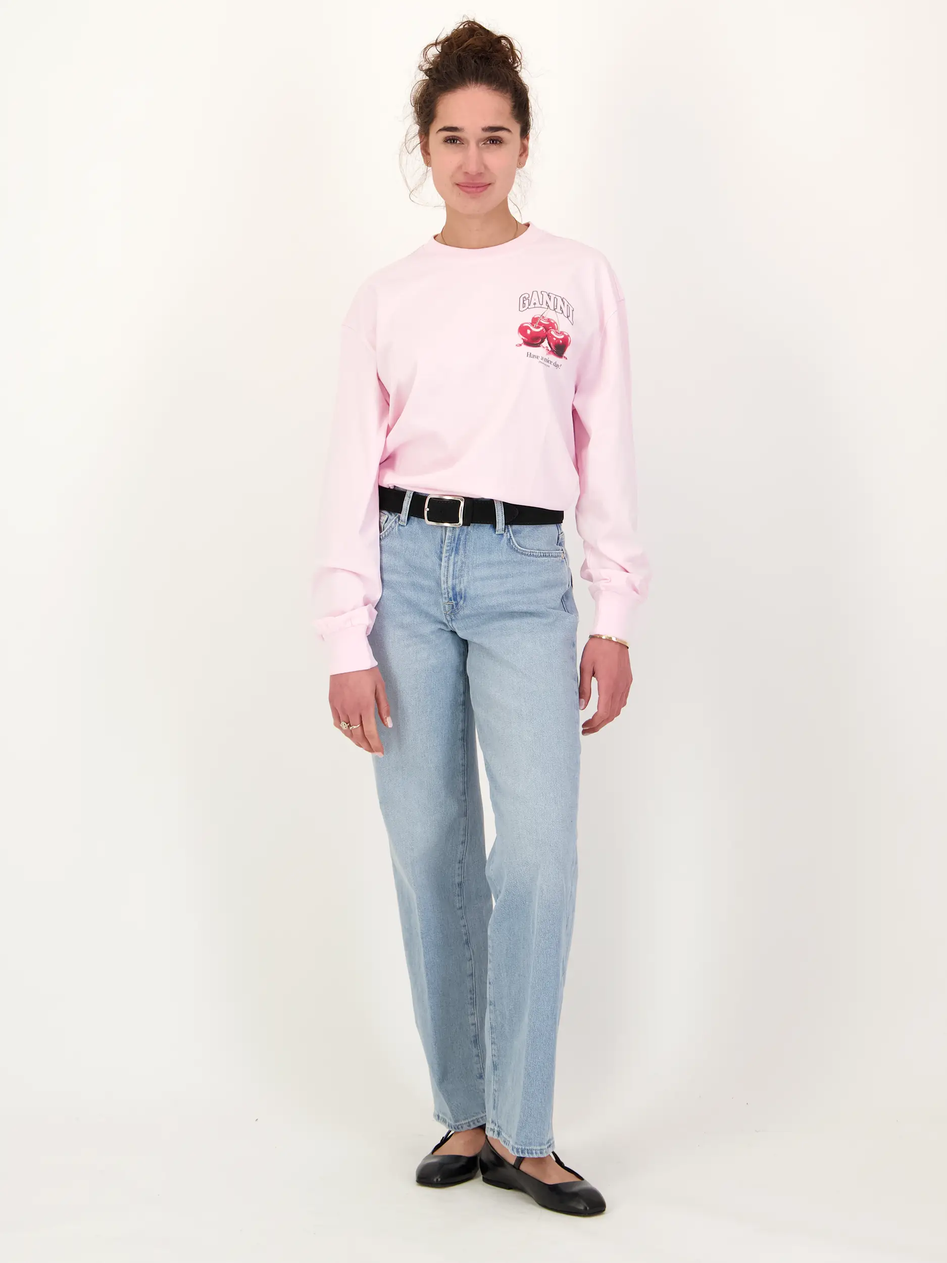 Shirt langarm - Artikel Teil eines Outfits getragen von einem Modell - Farbe: Rosa&Pink