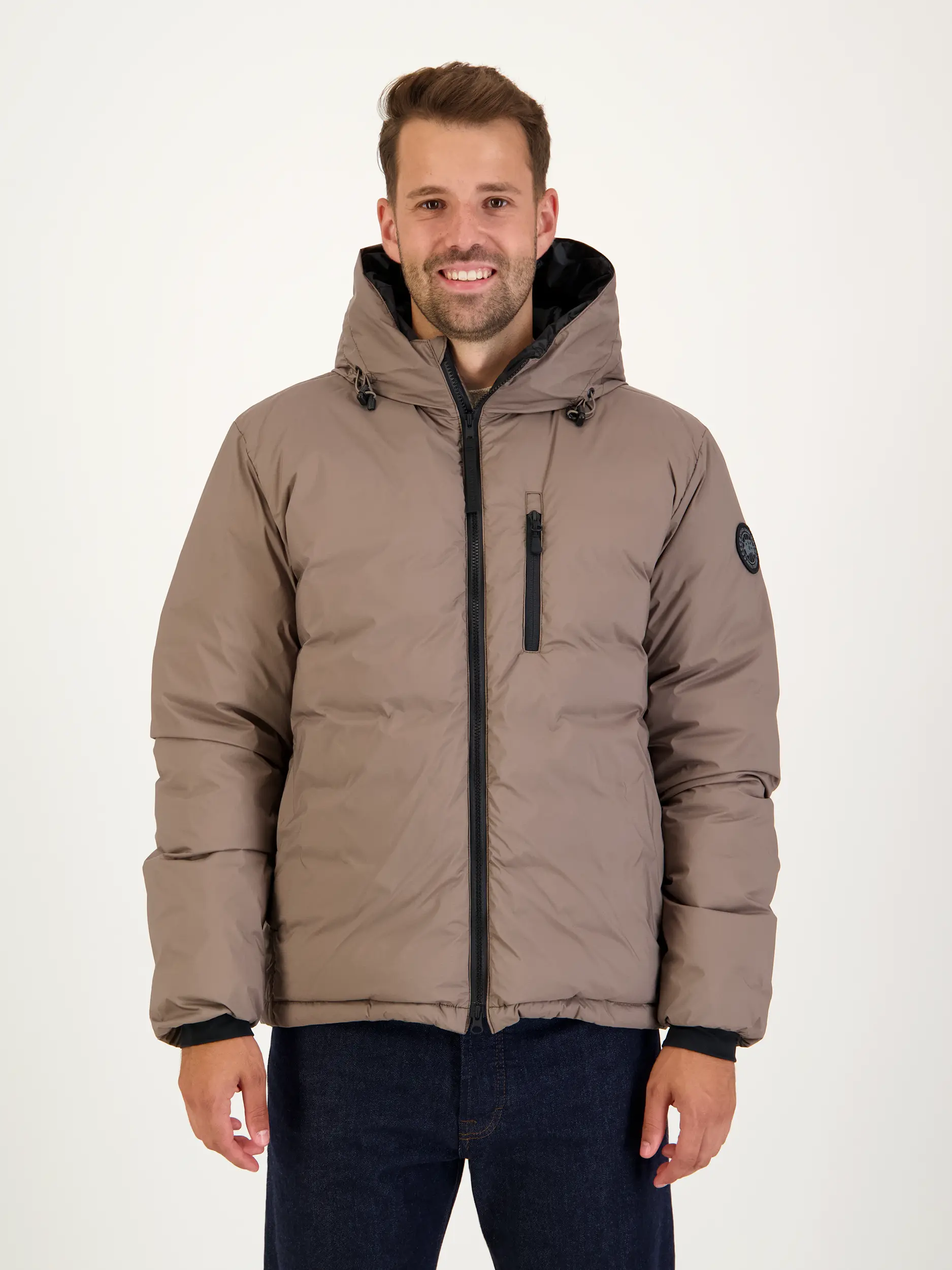 Daunenjacke 'Lodgehoody' - Artikel Vorderseite getragen von einem Modell - Farbe: Braun