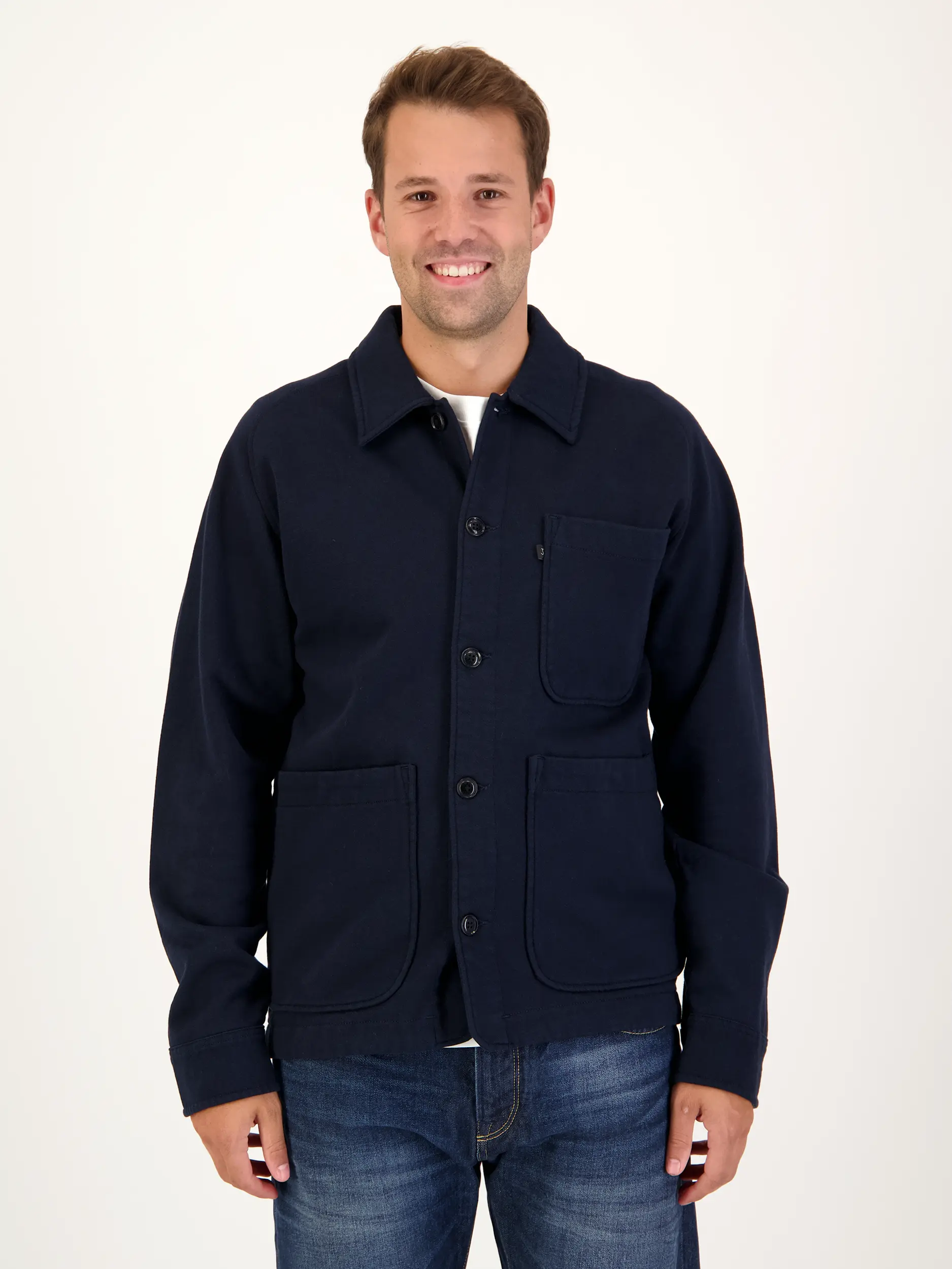 Overshirt 'Felix' - Artikel Vorderseite getragen von einem Modell - Farbe: Blau