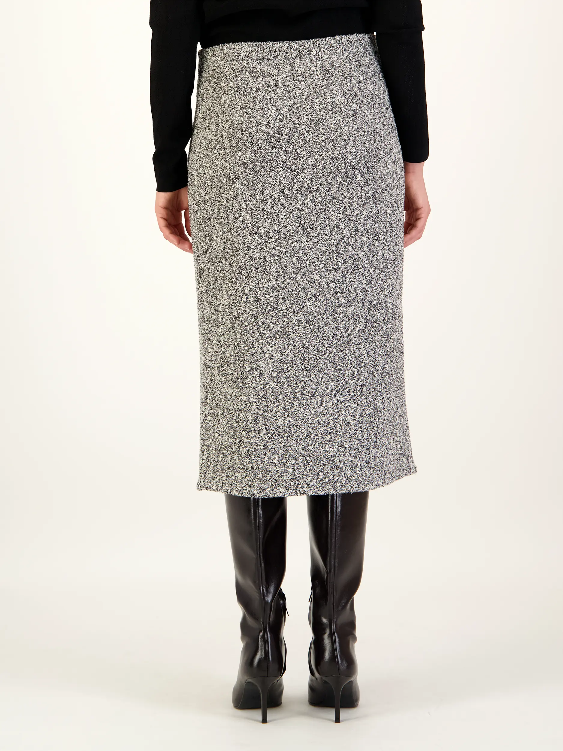 Midirock 'Tweed Skirt' aus Tweed - Artikel Rückseite getragen von einem Modell