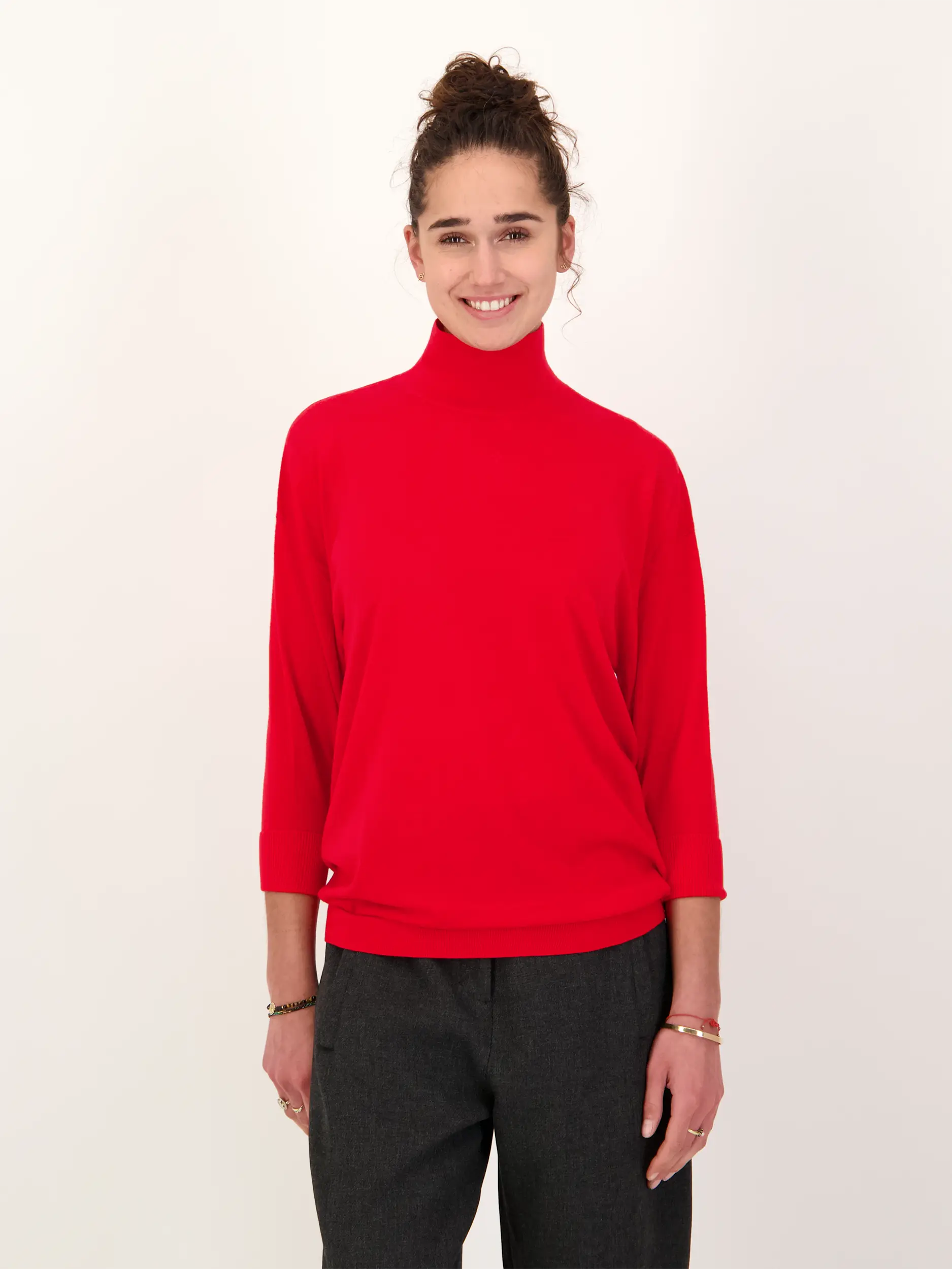 Pullover 'Urban Merino 2' aus Wolle 3/4 Arm - Artikel Vorderseite getragen von einem Modell - Farbe: Rot
