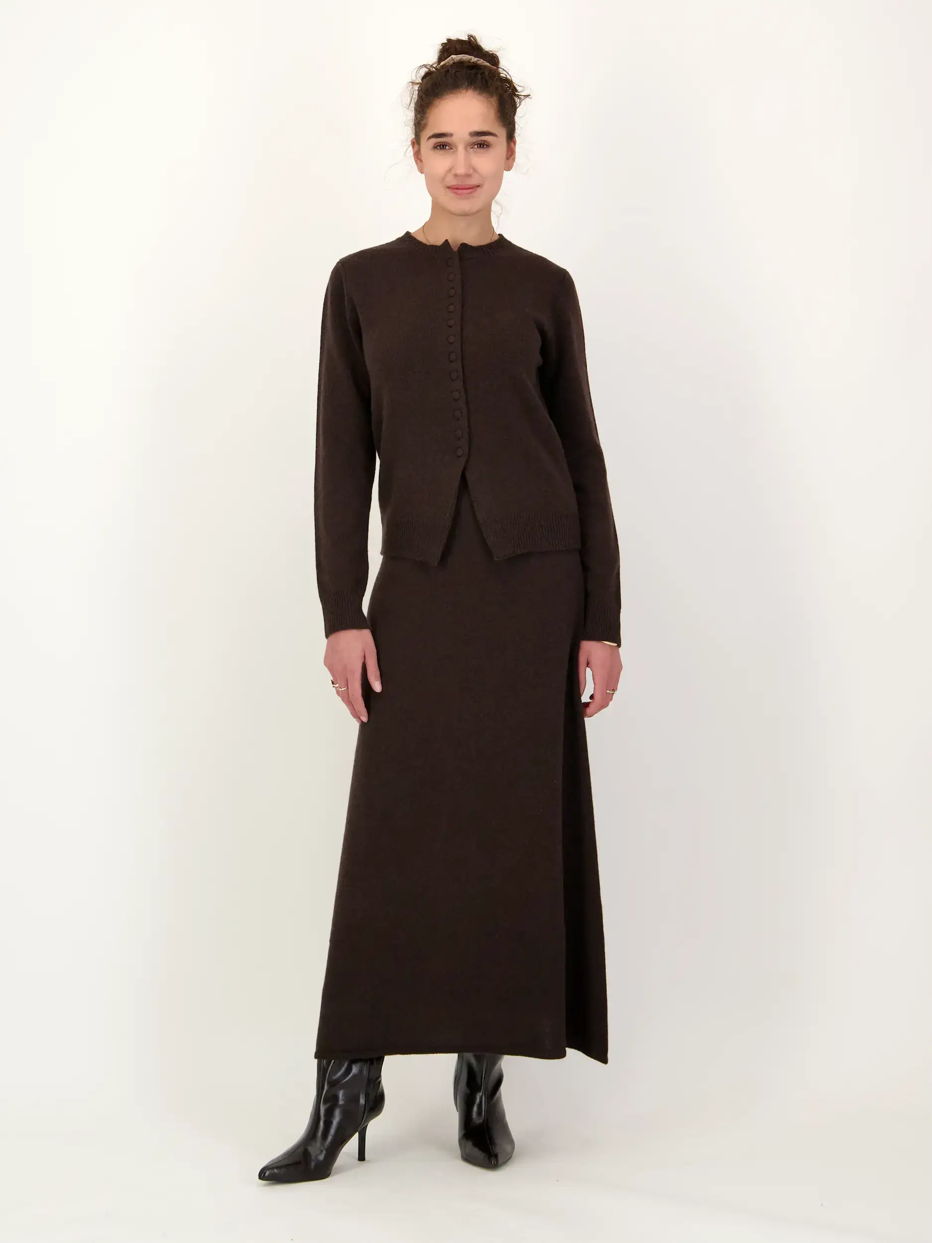 Maxi Strickrock PW 'Cosima' aus Kaschmir-Mix - Artikel Teil eines Outfits getragen von einem Modell - Farbe: Braun