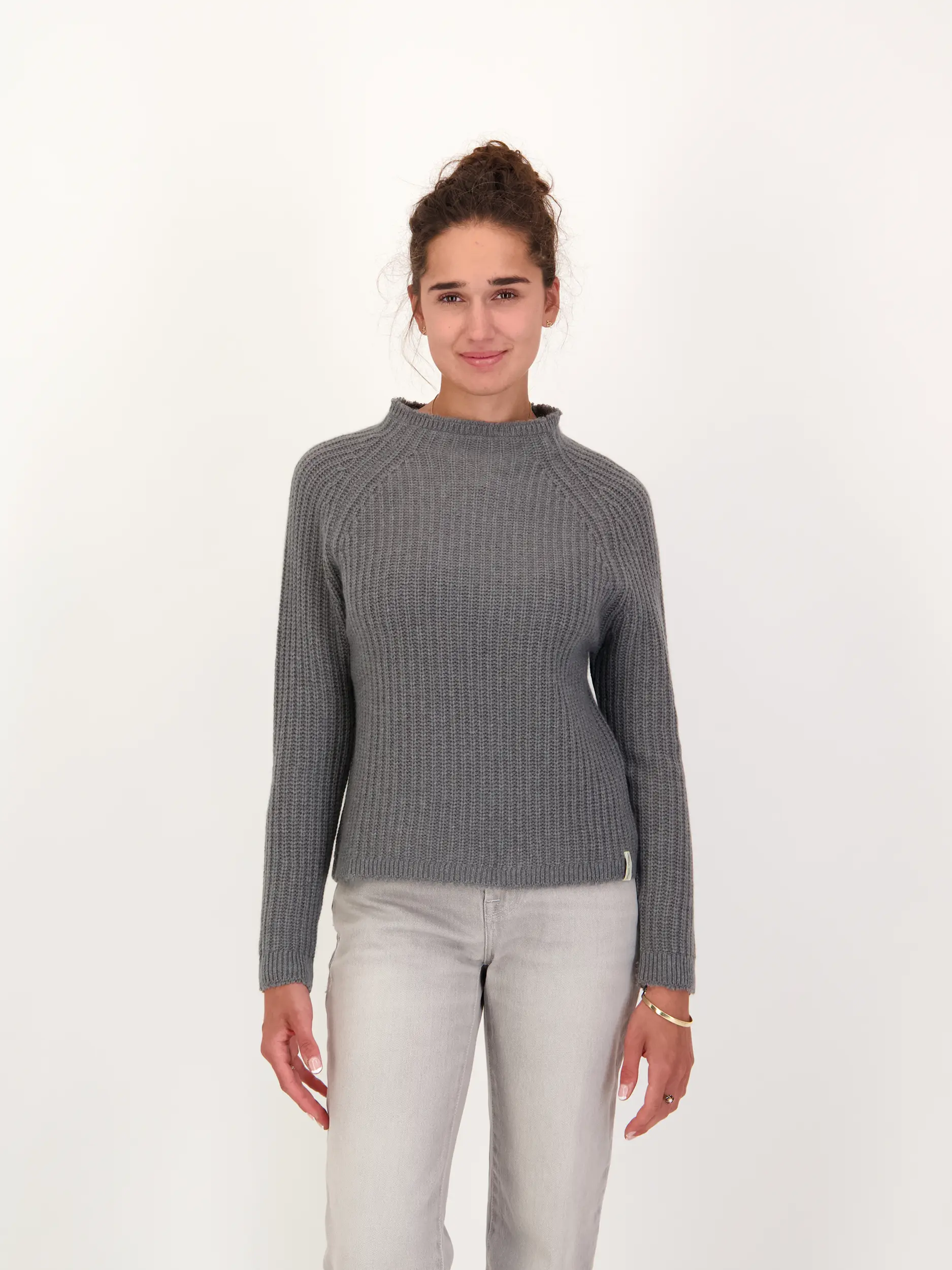 Pullover aus Kaschmir langarm - Artikel Vorderseite getragen von einem Modell - Farbe: Grün