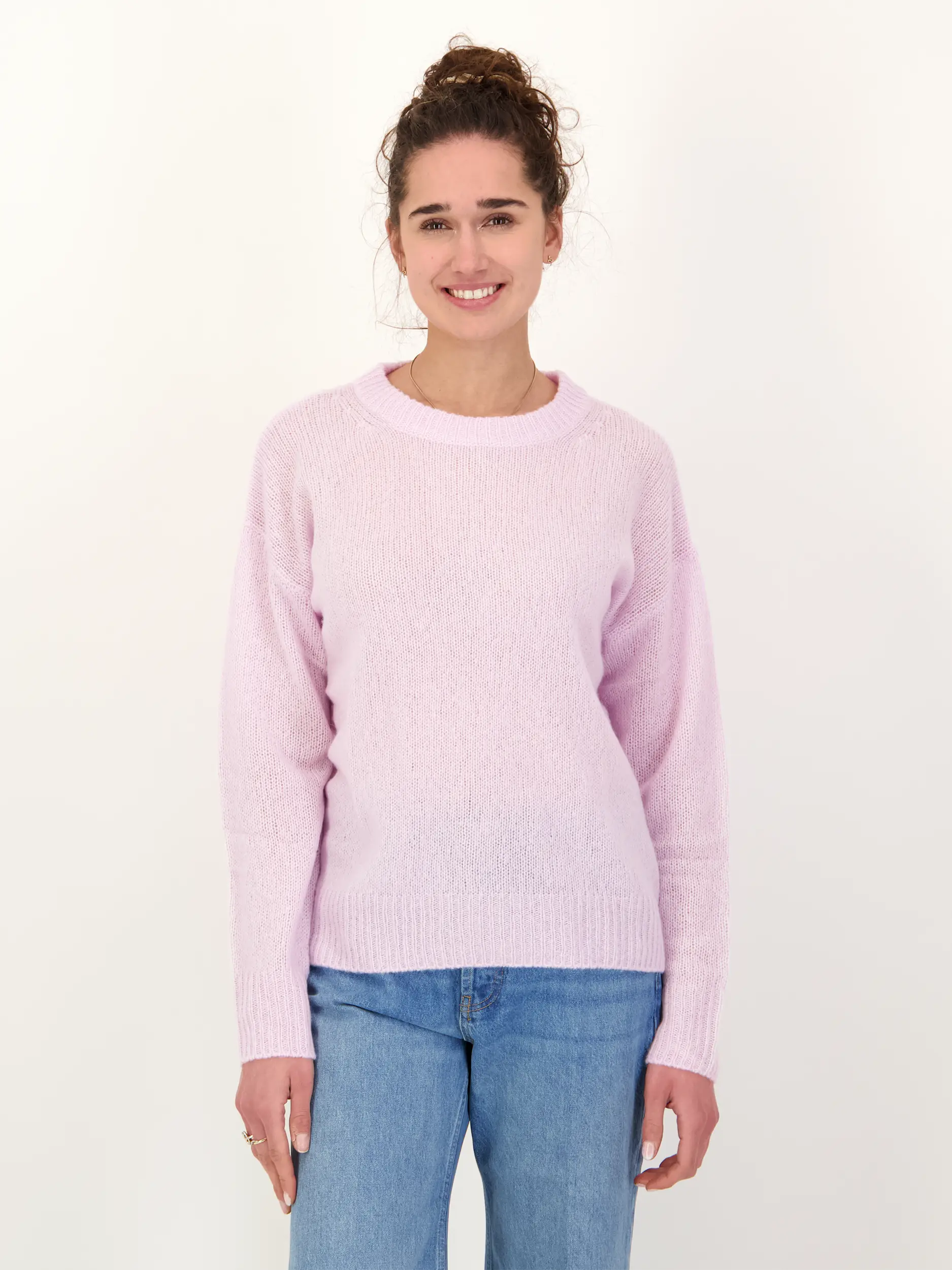 Pullover 'Lova' - Artikel Vorderseite getragen von einem Modell - Farbe: Rosa&Pink