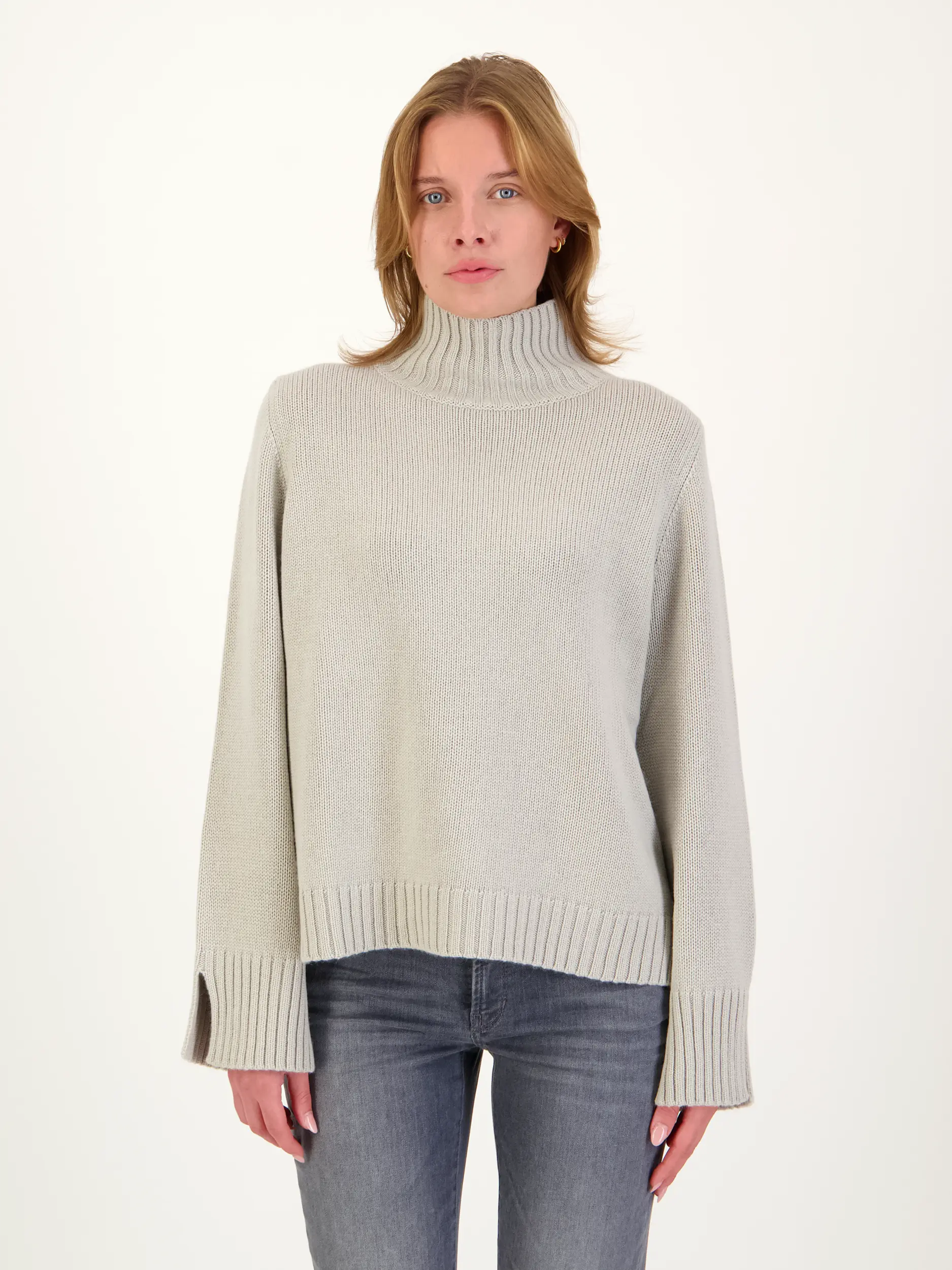 Pullover aus Kaschmir langarm - Artikel Vorderseite getragen von einem Modell - Farbe: Grau