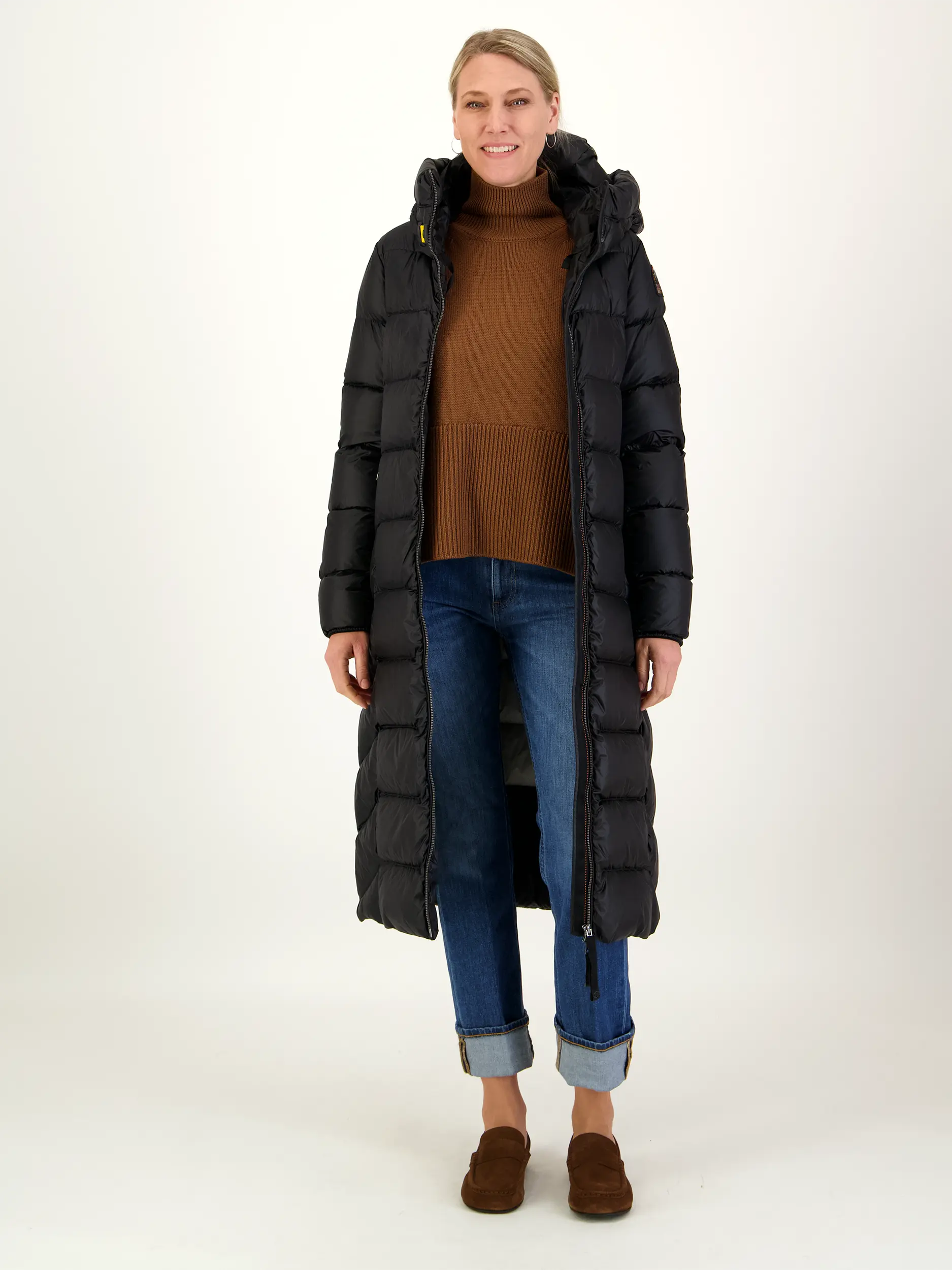 Pullover aus Wolle langarm - Artikel Teil eines Outfits getragen von einem Modell - Farbe: Braun