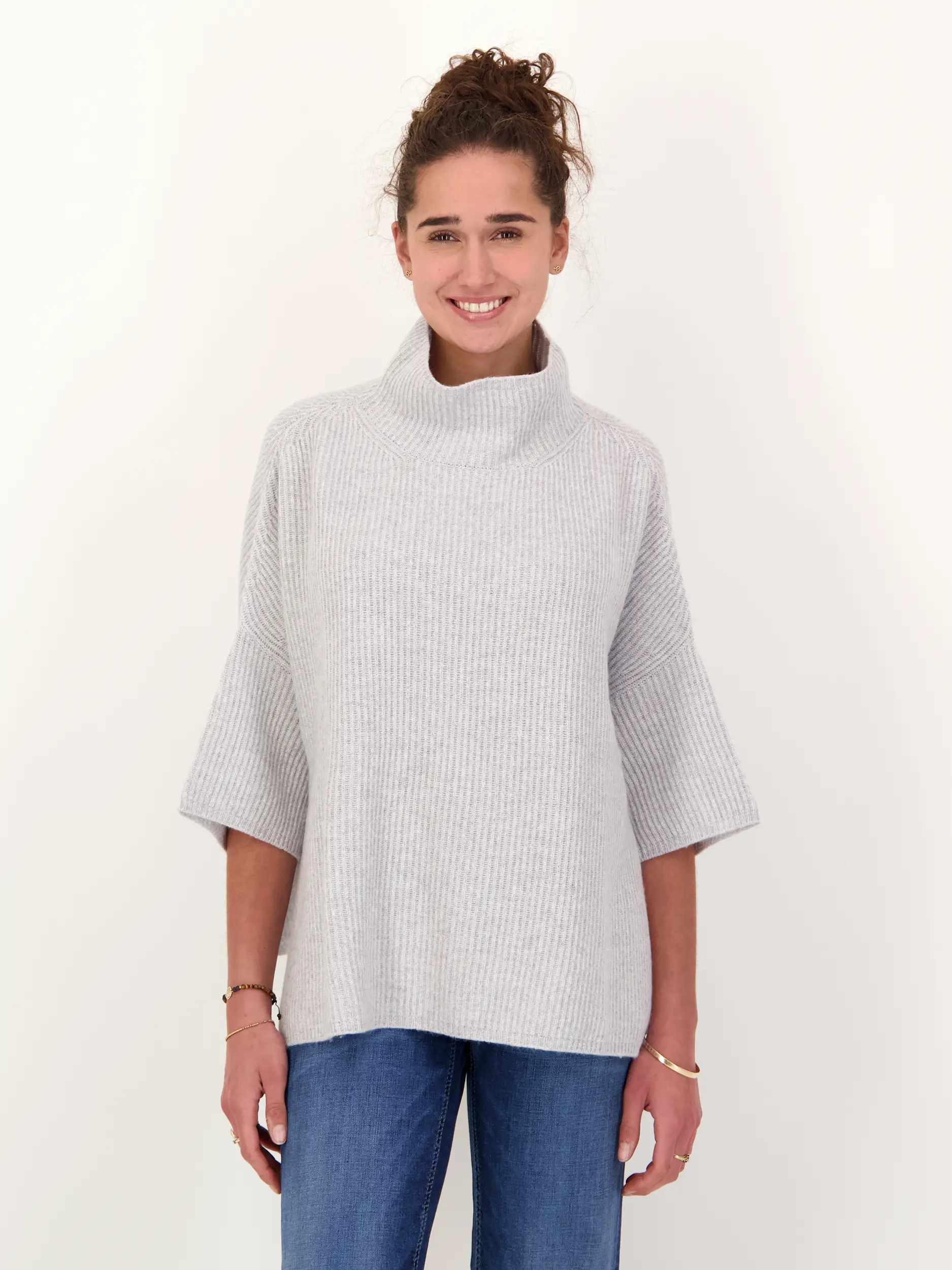 Pullover aus Wolle 3/4-Arm - Artikel Vorderseite getragen von einem Modell - Farbe: Grau