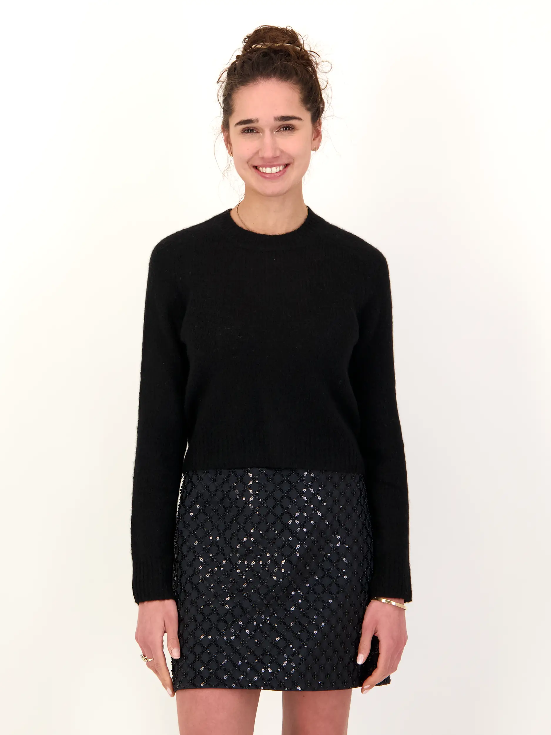 Pullover 'Solene' aus Kaschmir-Seide Mix - Artikel Vorderseite getragen von einem Modell - Farbe: Schwarz