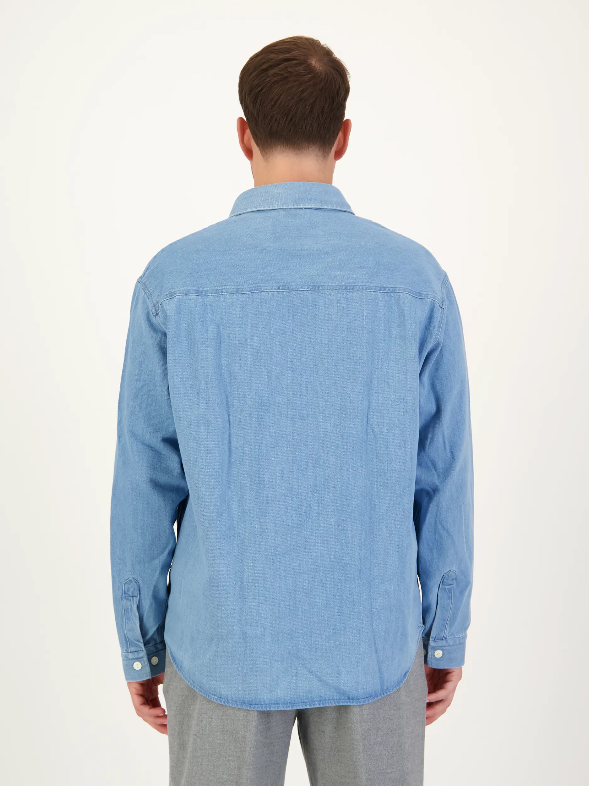 Hemd 'Casper' mit Kentkragen langarm - Artikel Rückseite getragen von einem Modell - Farbe: Blau