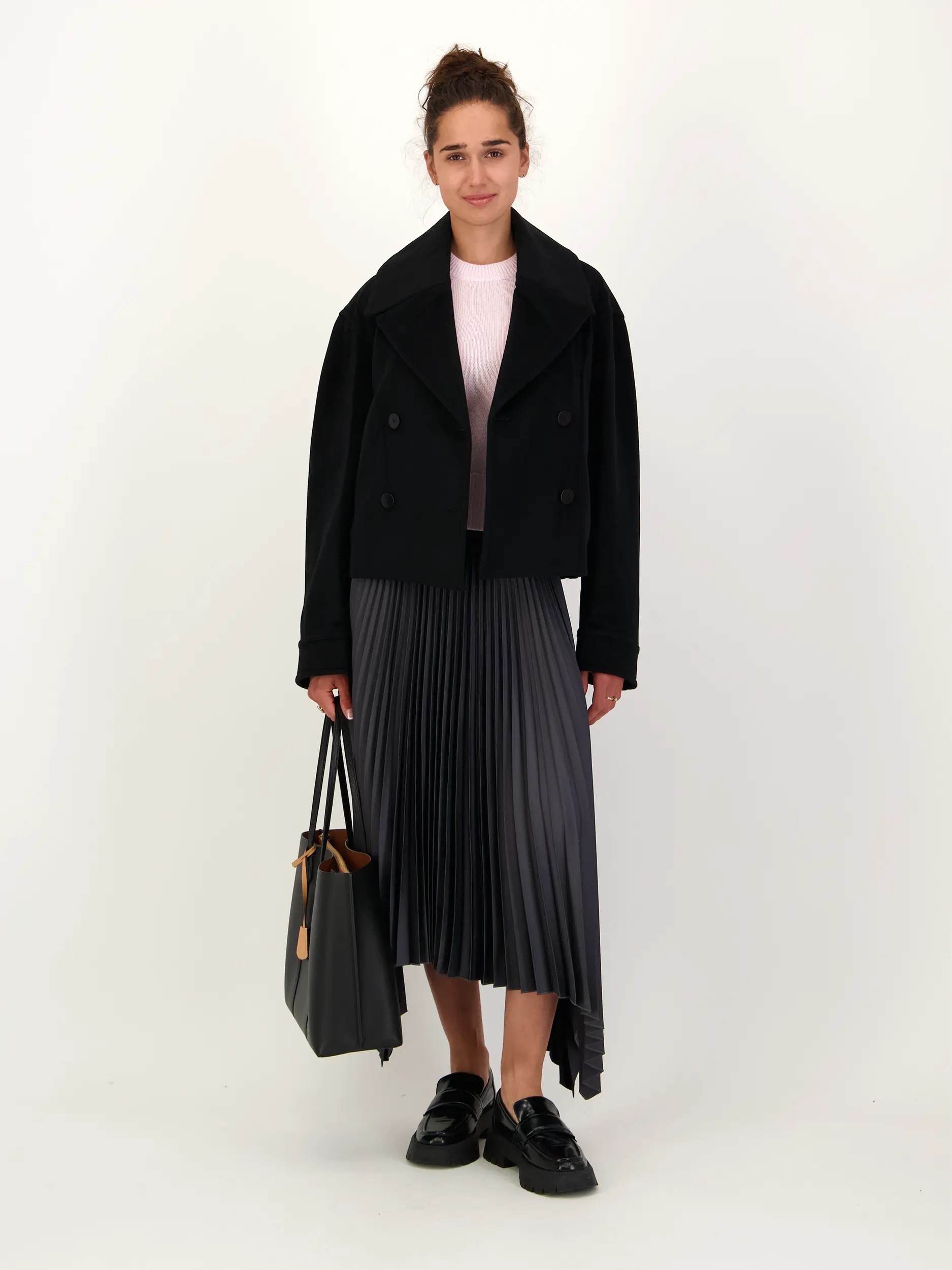 Pullunder aus Kaschmir - Artikel Teil eines Outfits getragen von einem Modell