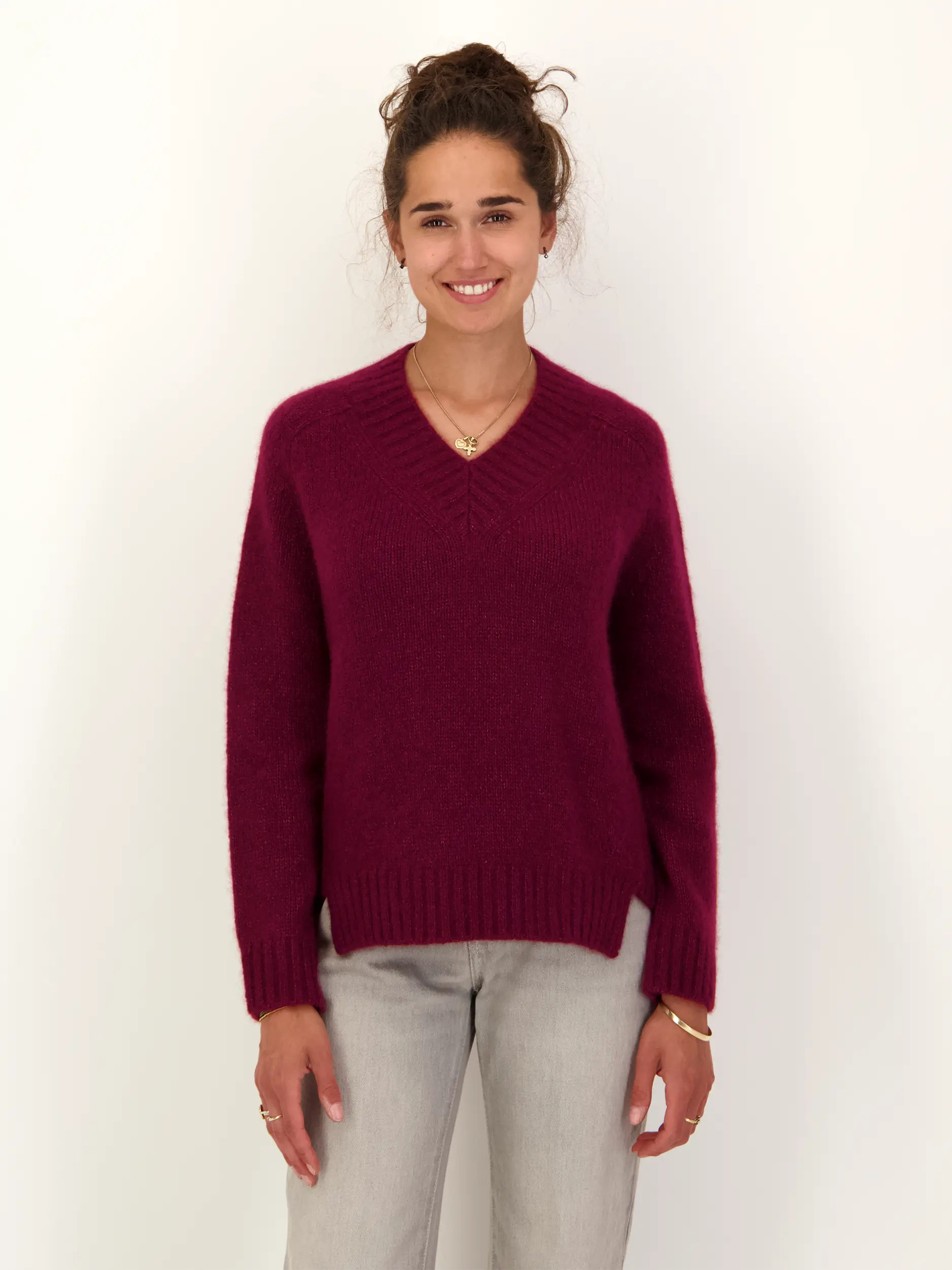 Pullover aus Kaschmir - Artikel Vorderseite getragen von einem Modell