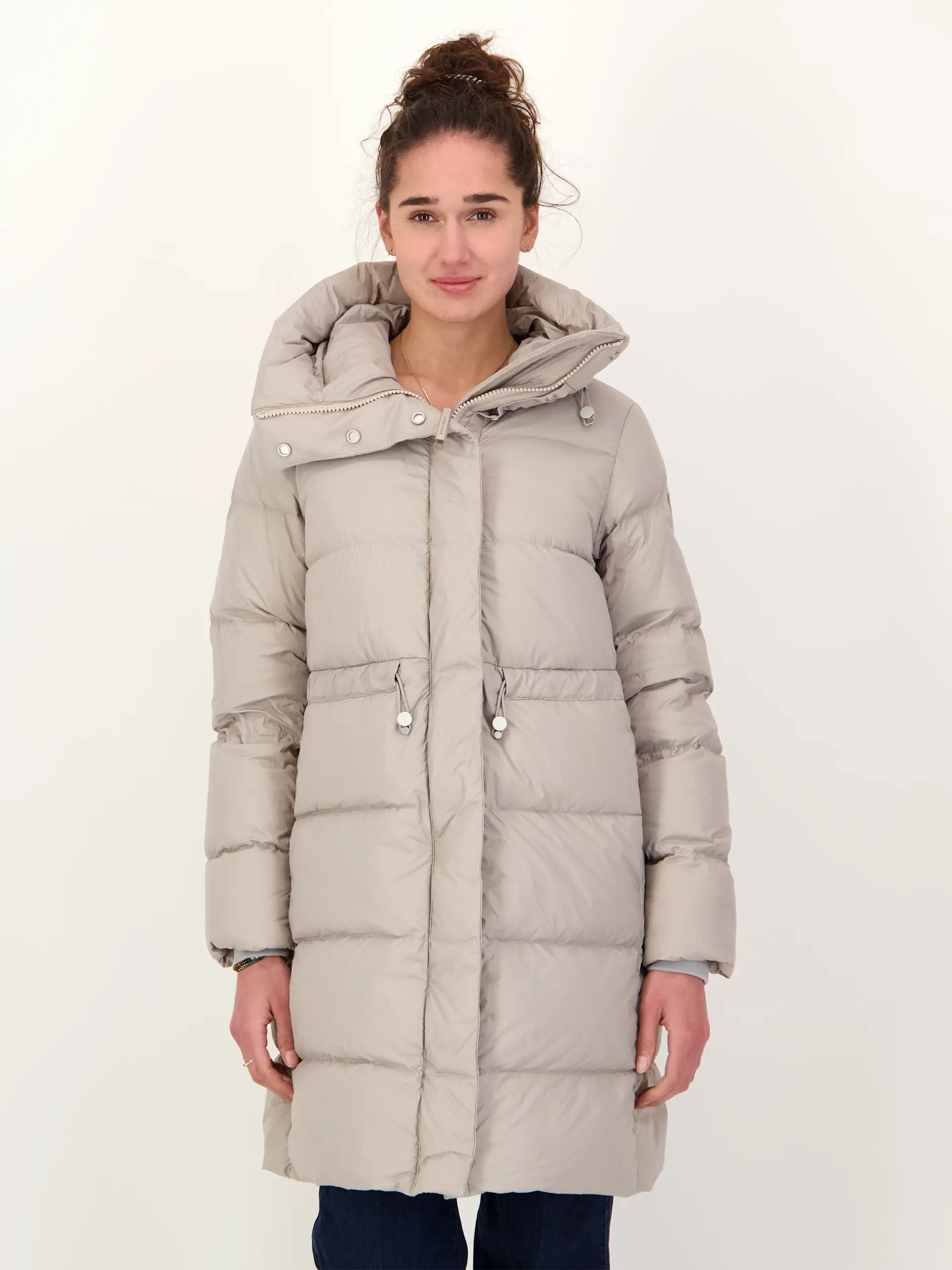 Daunenjacke 'Montgomery' - Artikel Vorderseite getragen von einem Modell - Farbe: Grau