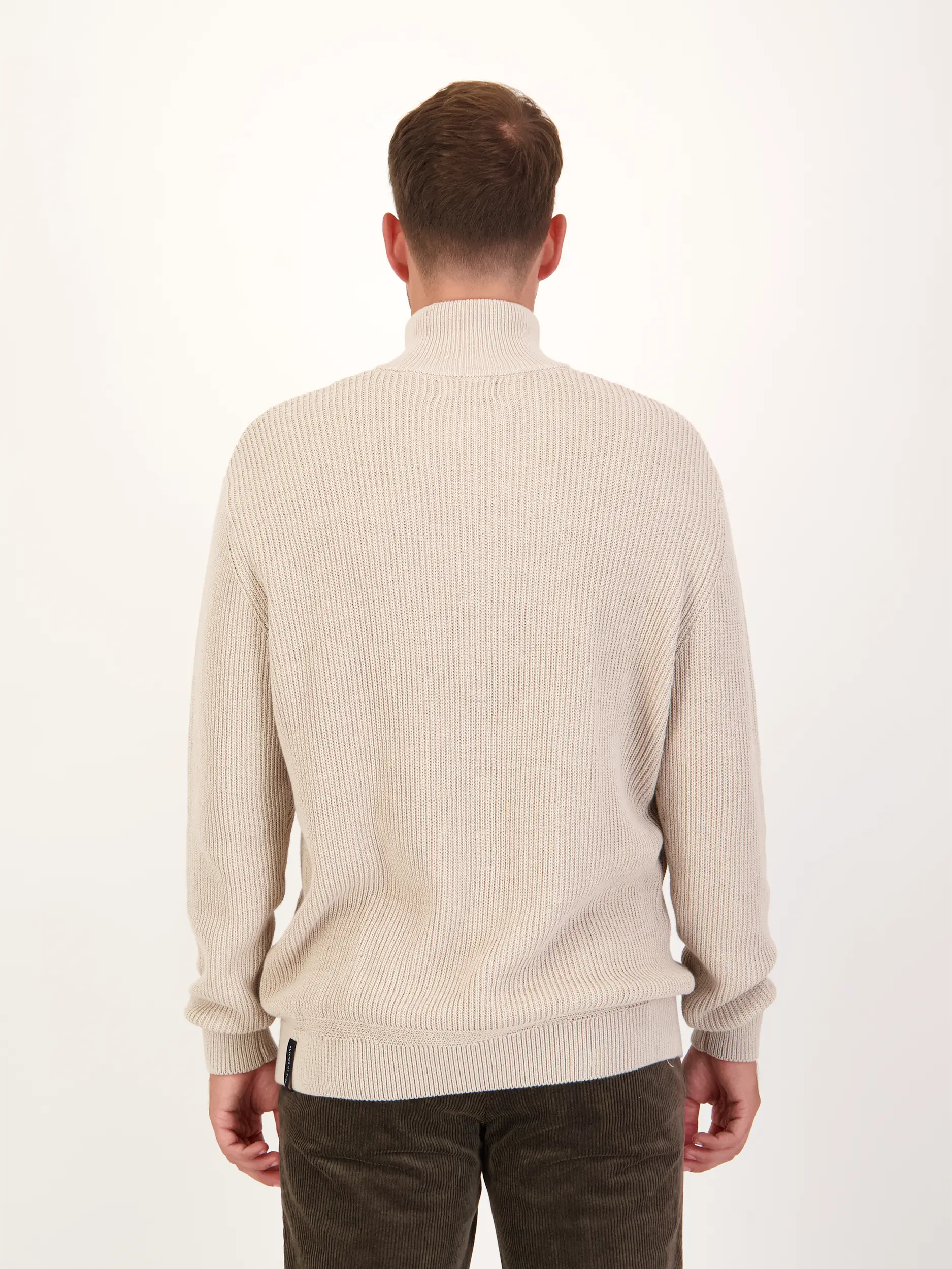 Gerippter Pullover langarm - Artikel Rückseite getragen von einem Modell - Farbe: Beige