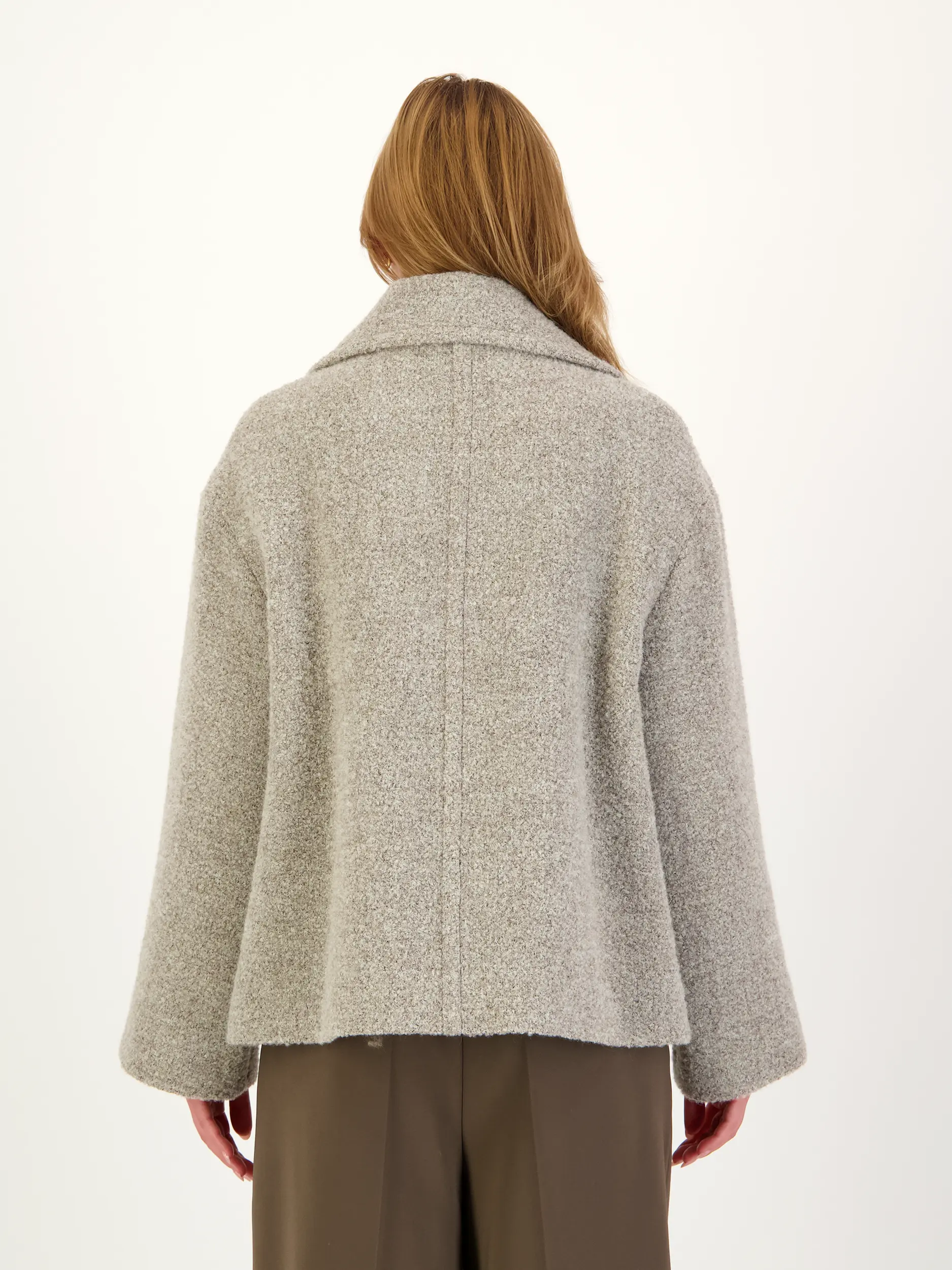 Cabanjacke - Artikel Rückseite getragen von einem Modell - Farbe: Beige