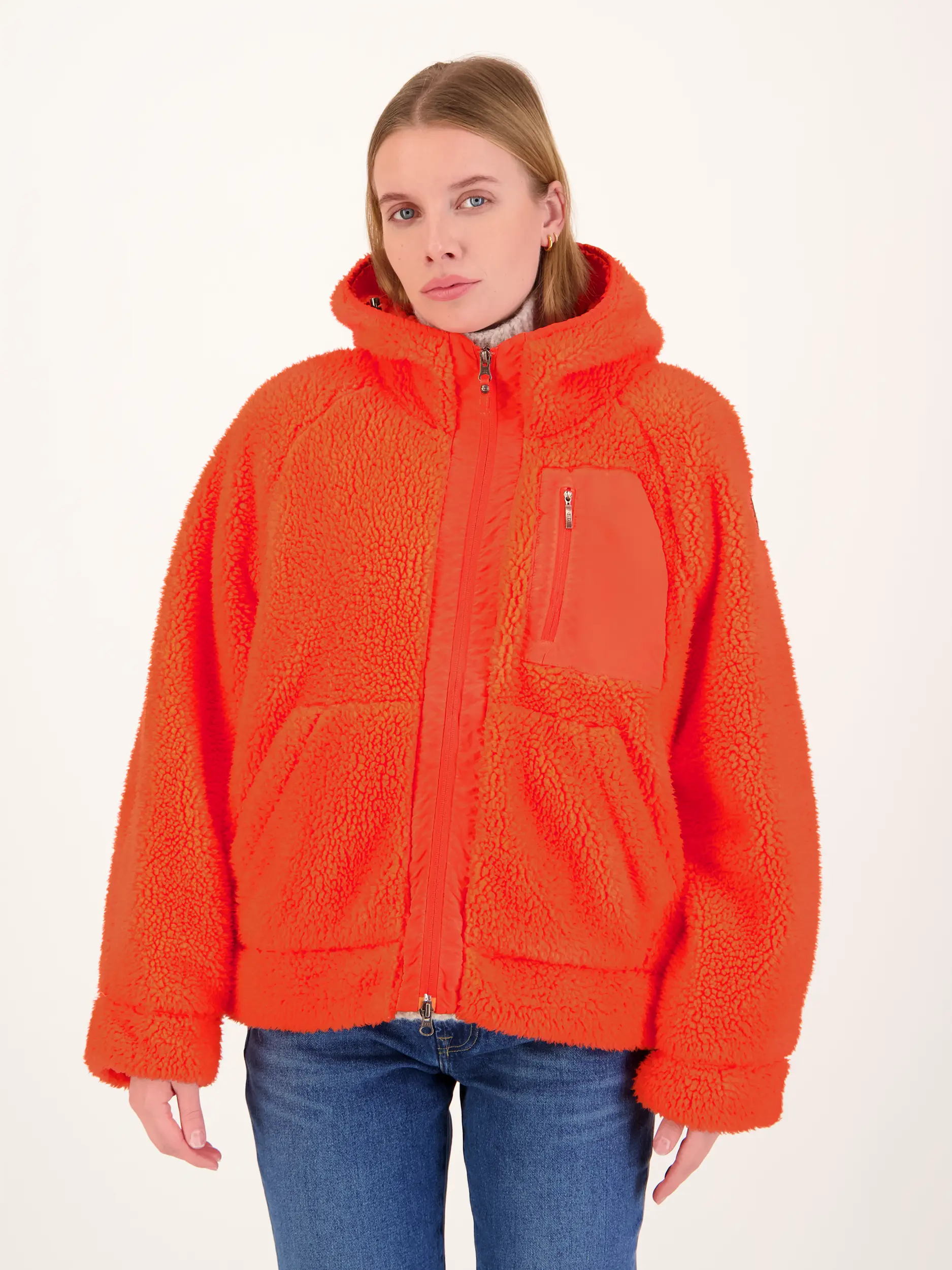 Teddyfelljacke 'Creamy' - Artikel Vorderseite getragen von einem Modell - Farbe: Orange