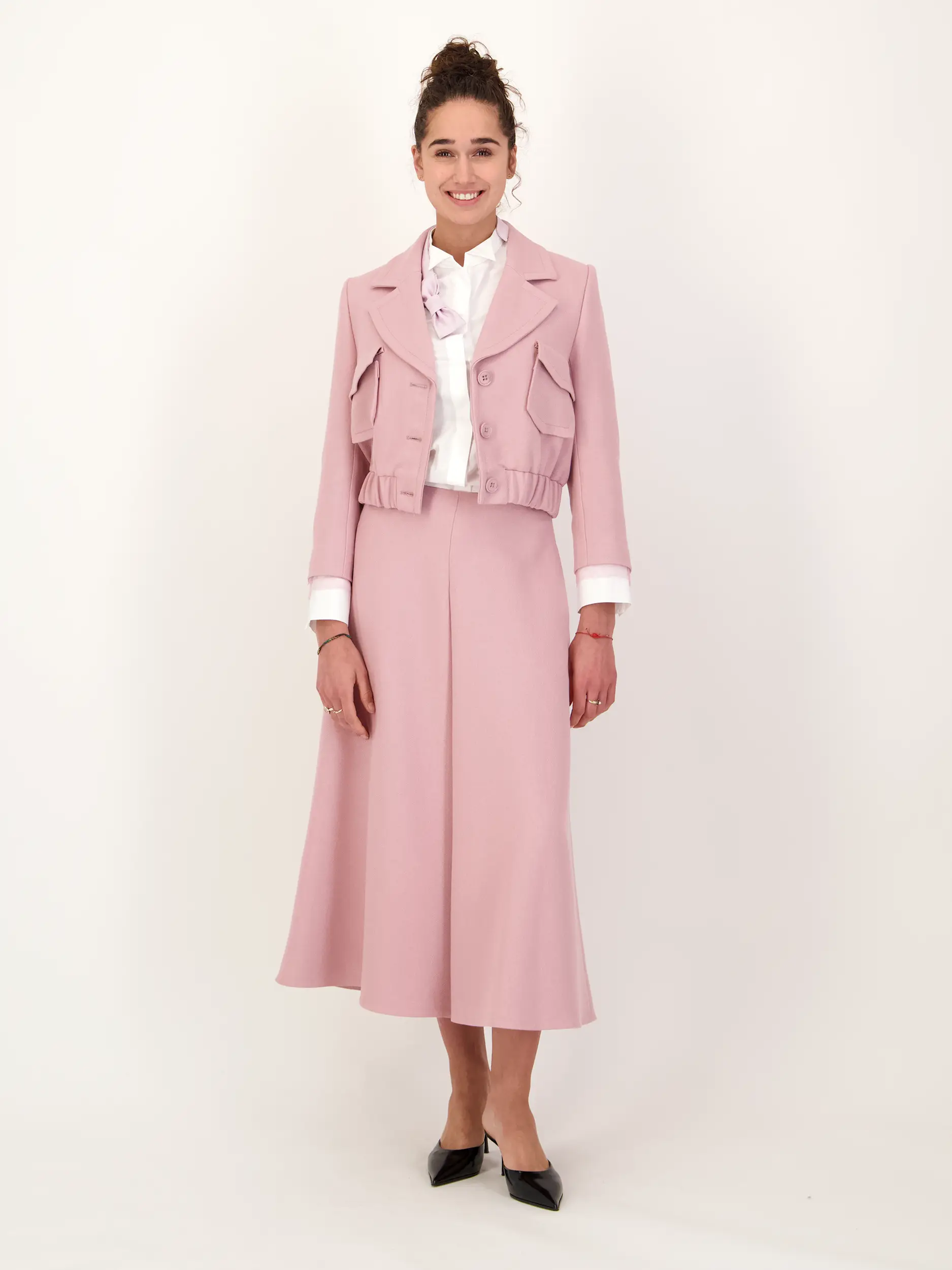 Baumwollbluse 'Pure Power' langarm - Artikel Teil eines Outfits getragen von einem Modell - Farbe: Weiß