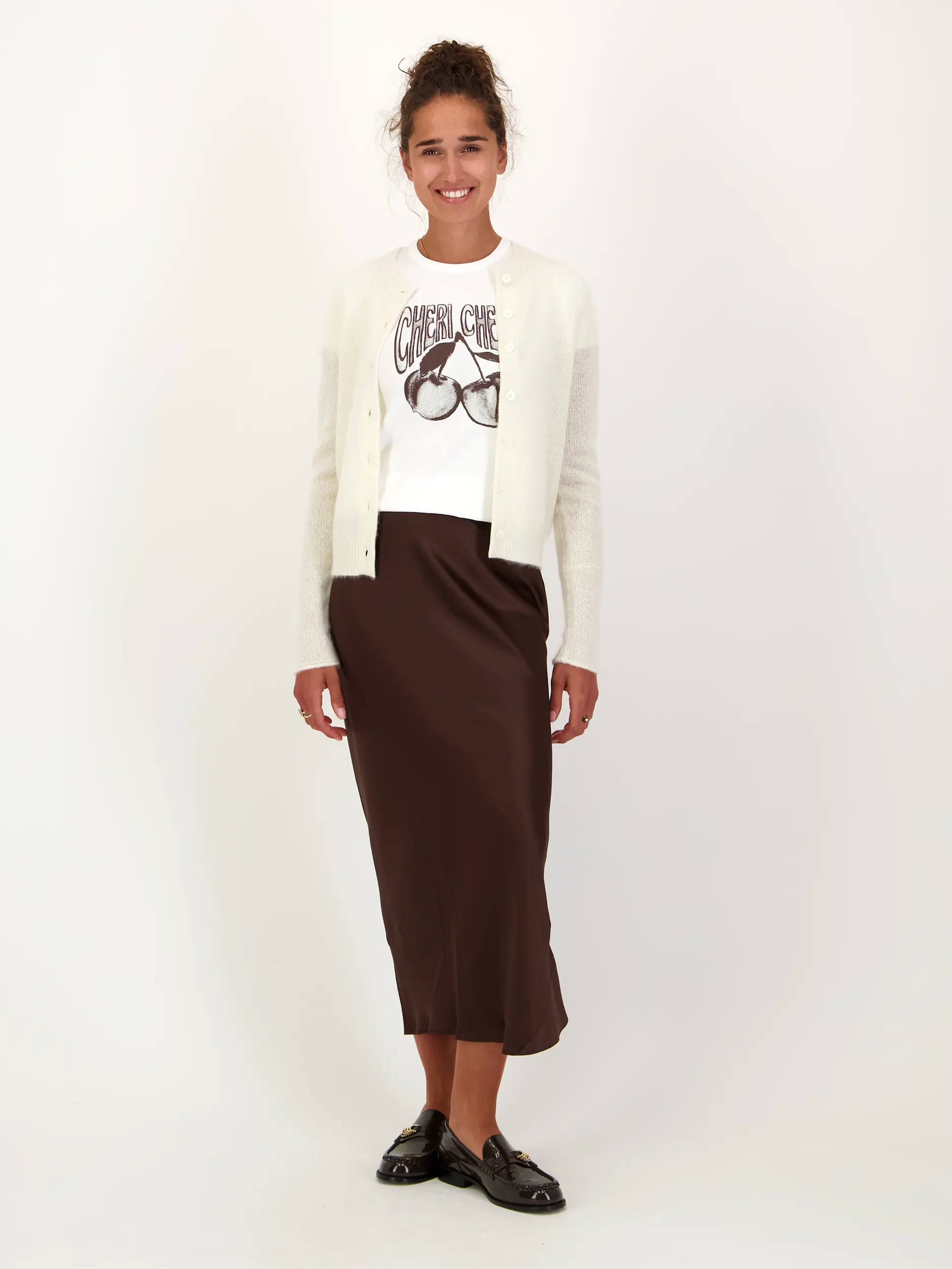 T-Shirt 'All Time Favorites' mit Print - Artikel Teil eines Outfits getragen von einem Modell - Farbe: Weiß