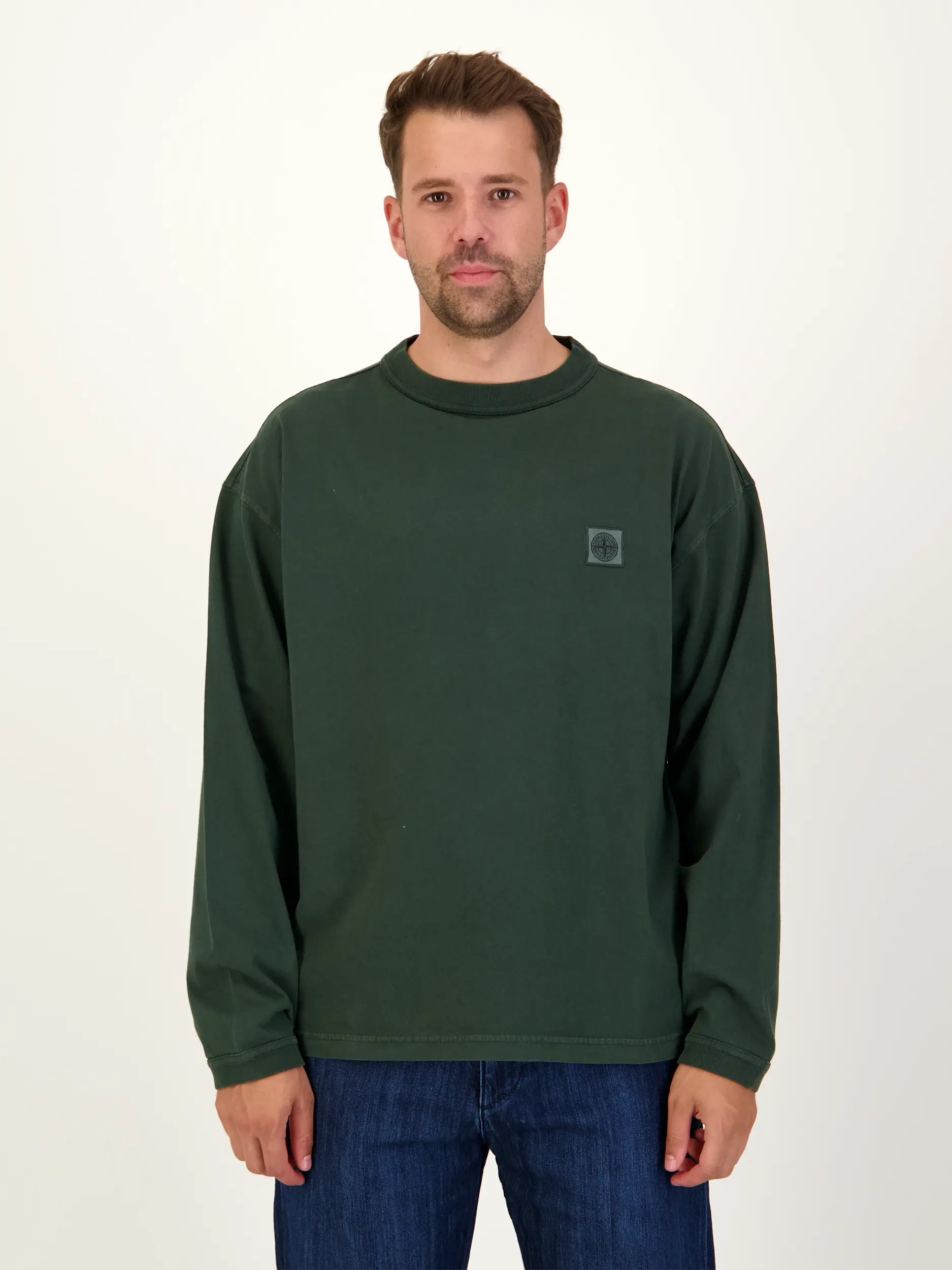 Langarmshirt - Artikel Vorderseite getragen von einem Modell