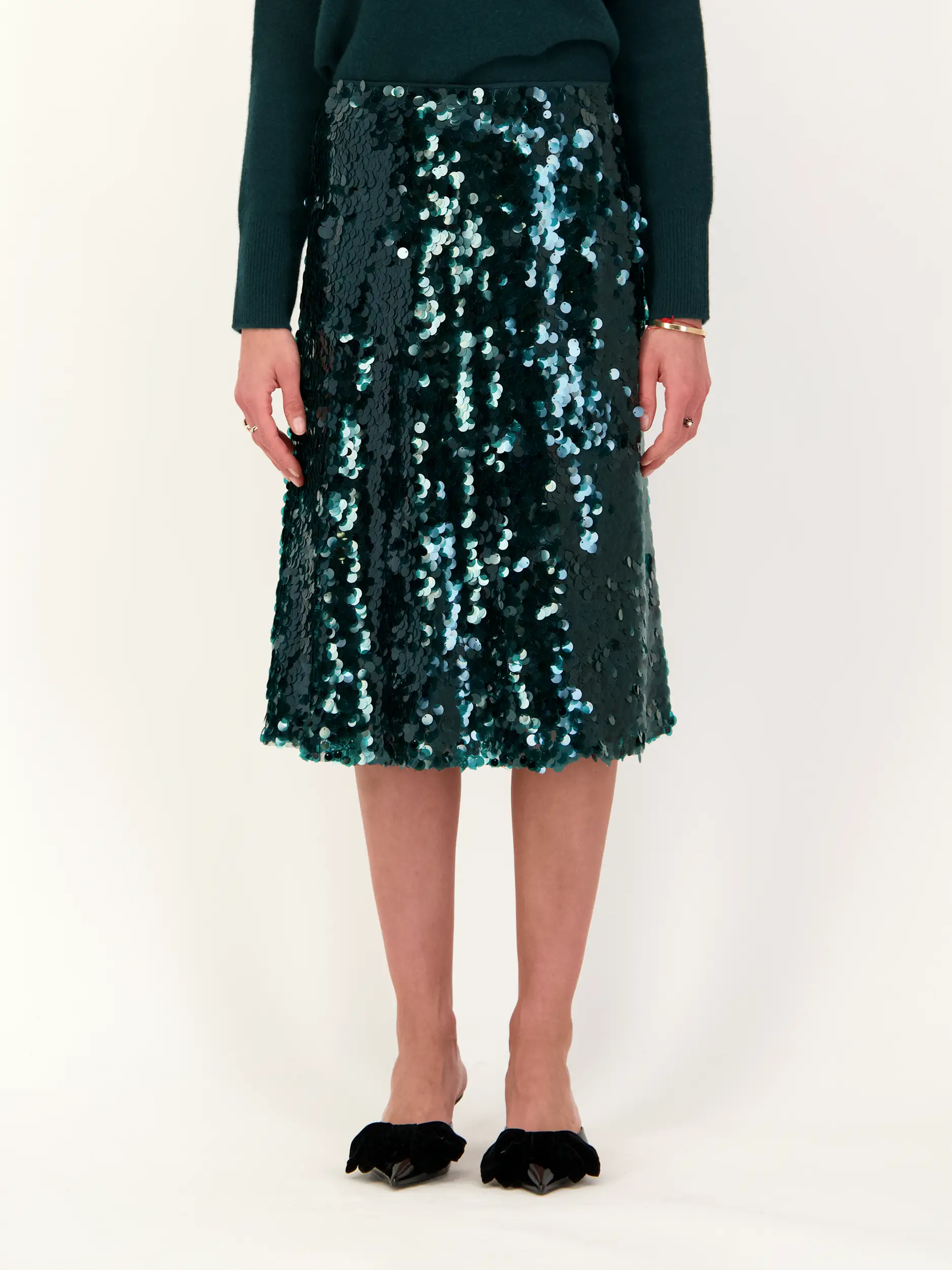 Midirock mit Pailletten - Artikel Vorderseite getragen von einem Modell - Farbe: Grün