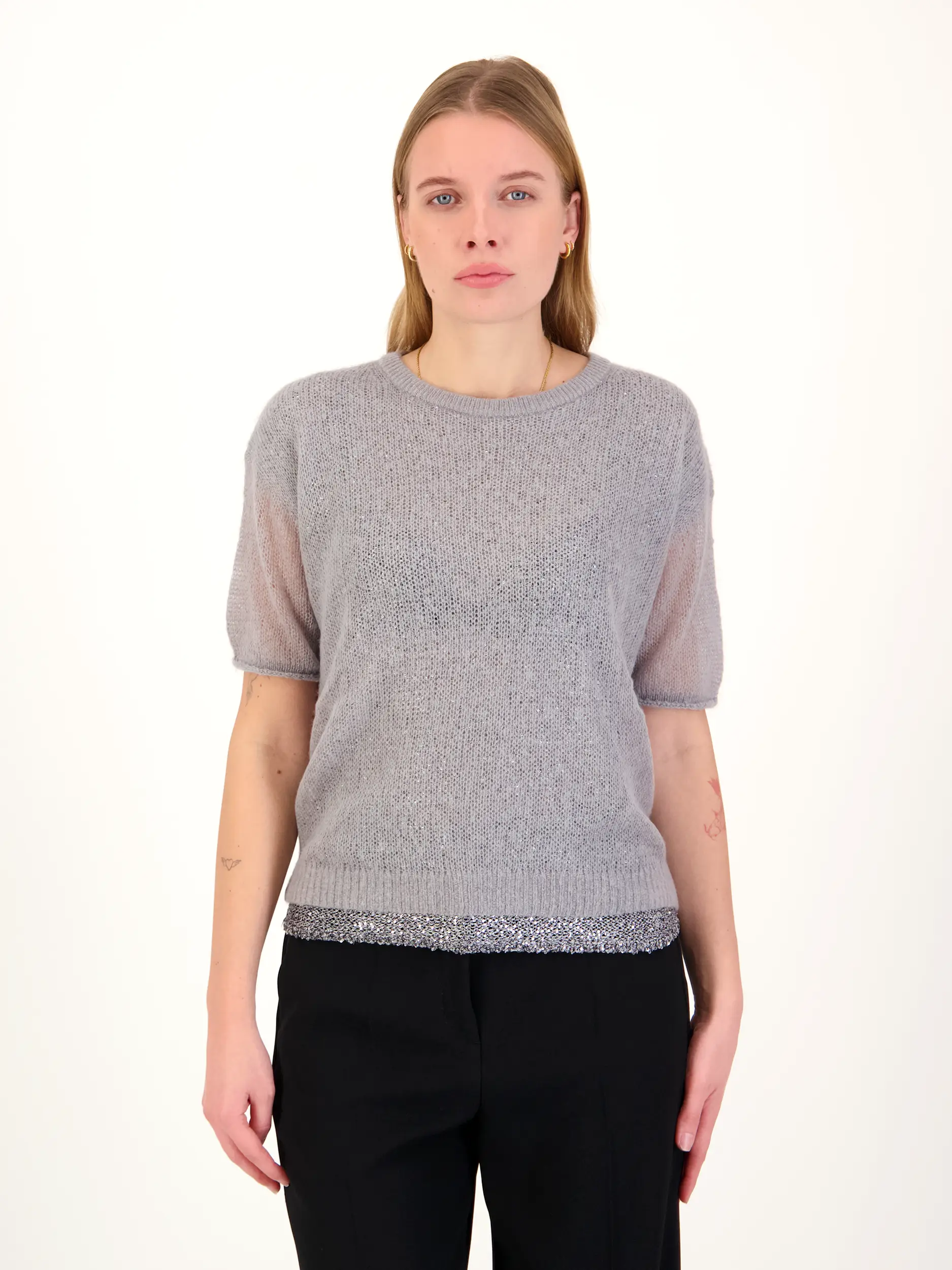 Pullover kurzarm - Artikel Vorderseite getragen von einem Modell - Farbe: Grau