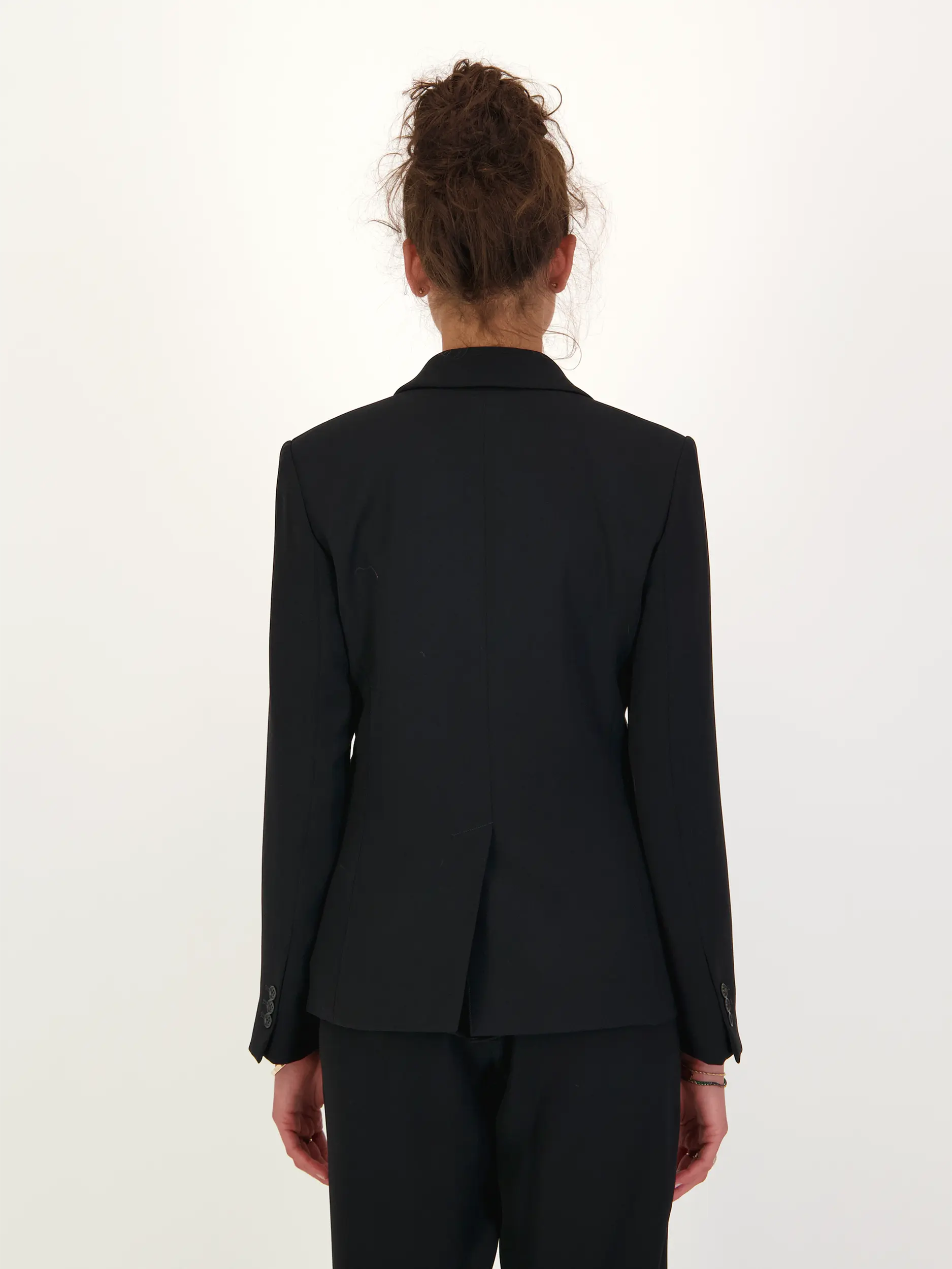 Blazer - Artikel Rückseite getragen von einem Modell - Farbe: Schwarz