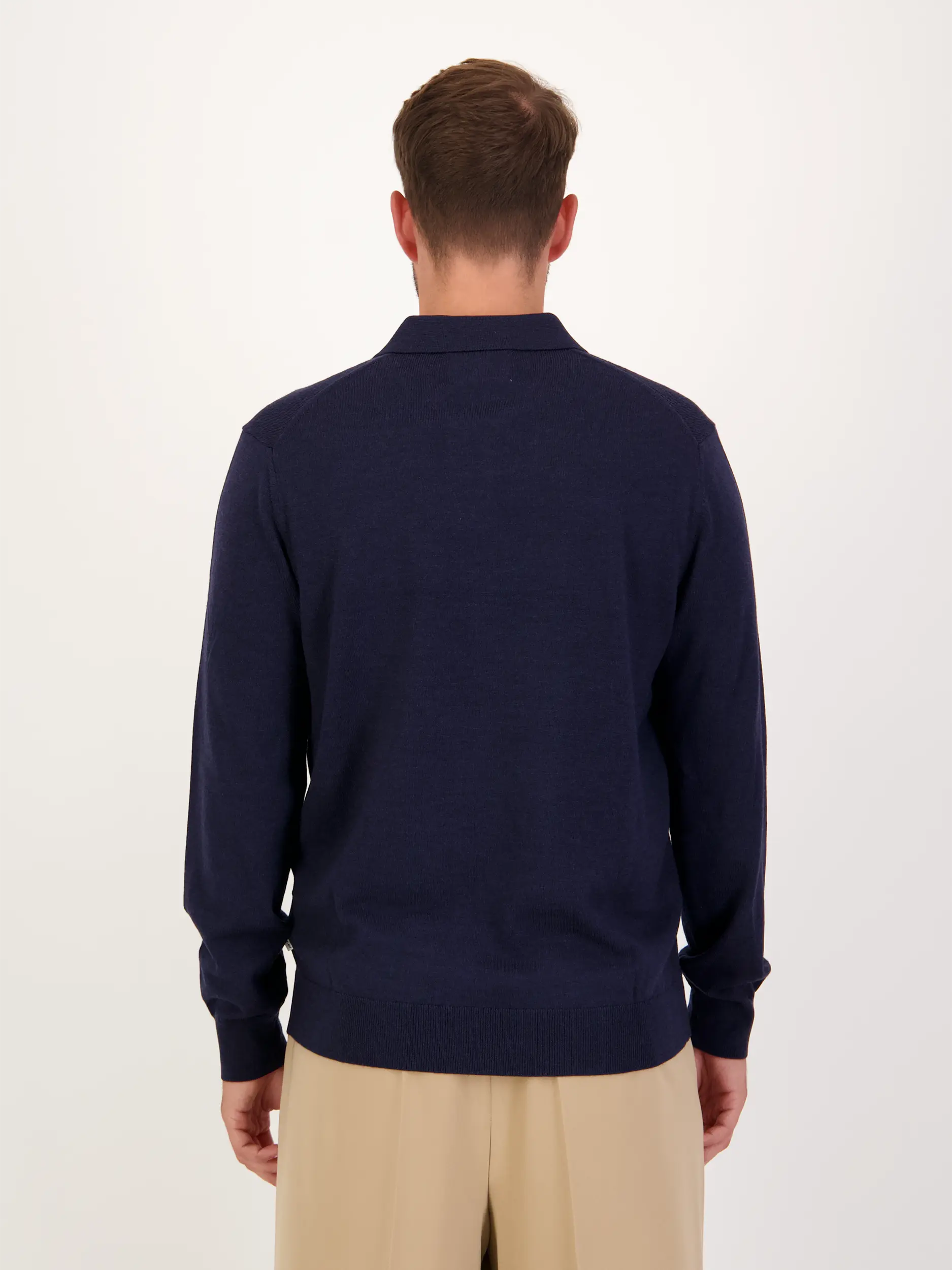 Pullover 'Sergio' aus Wolle langarm - Artikel Rückseite getragen von einem Modell - Farbe: Blau