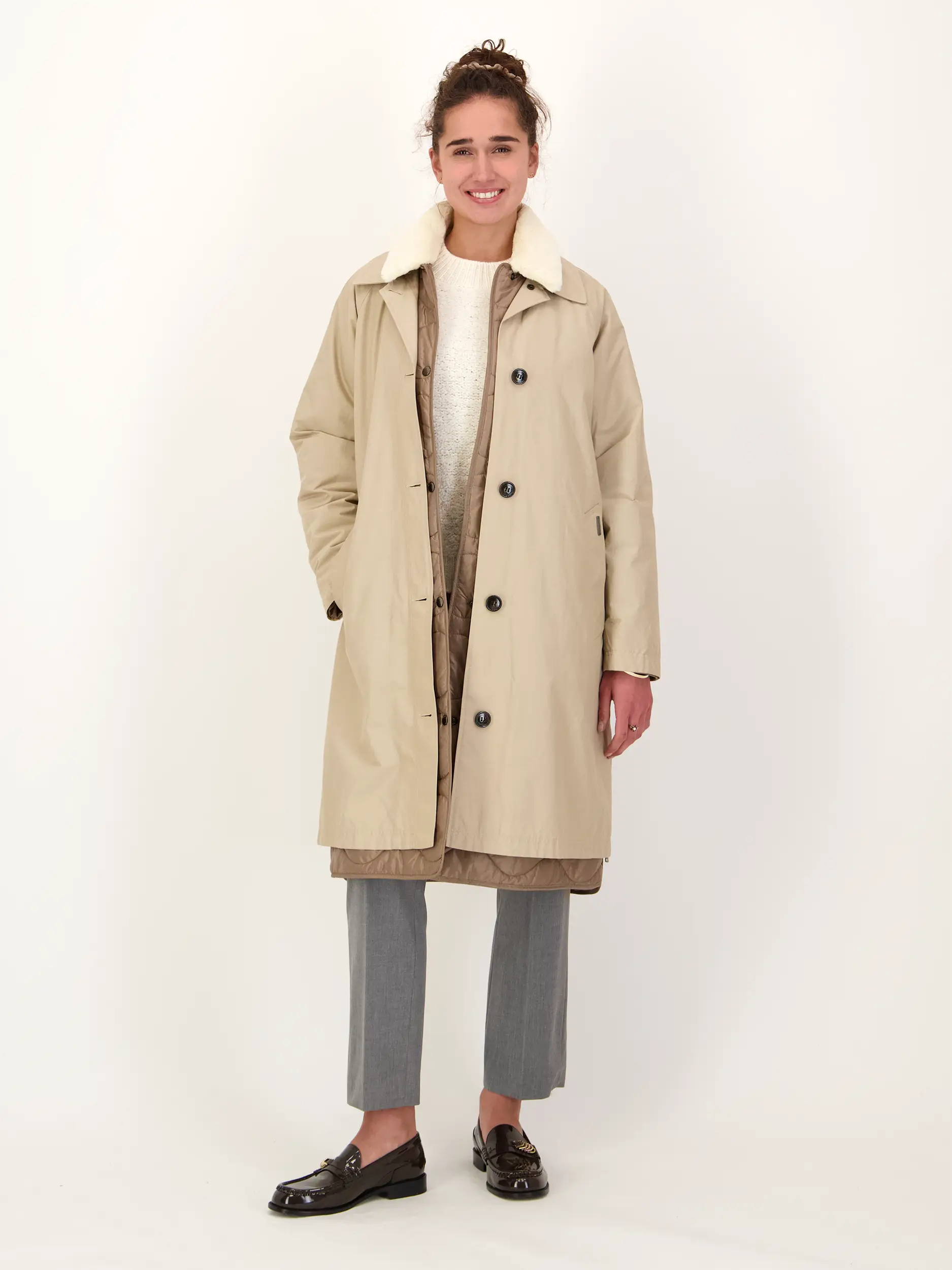 3-in 1 Mantel 'All Weather' - Artikel Teil eines Outfits getragen von einem Modell - Farbe: Beige