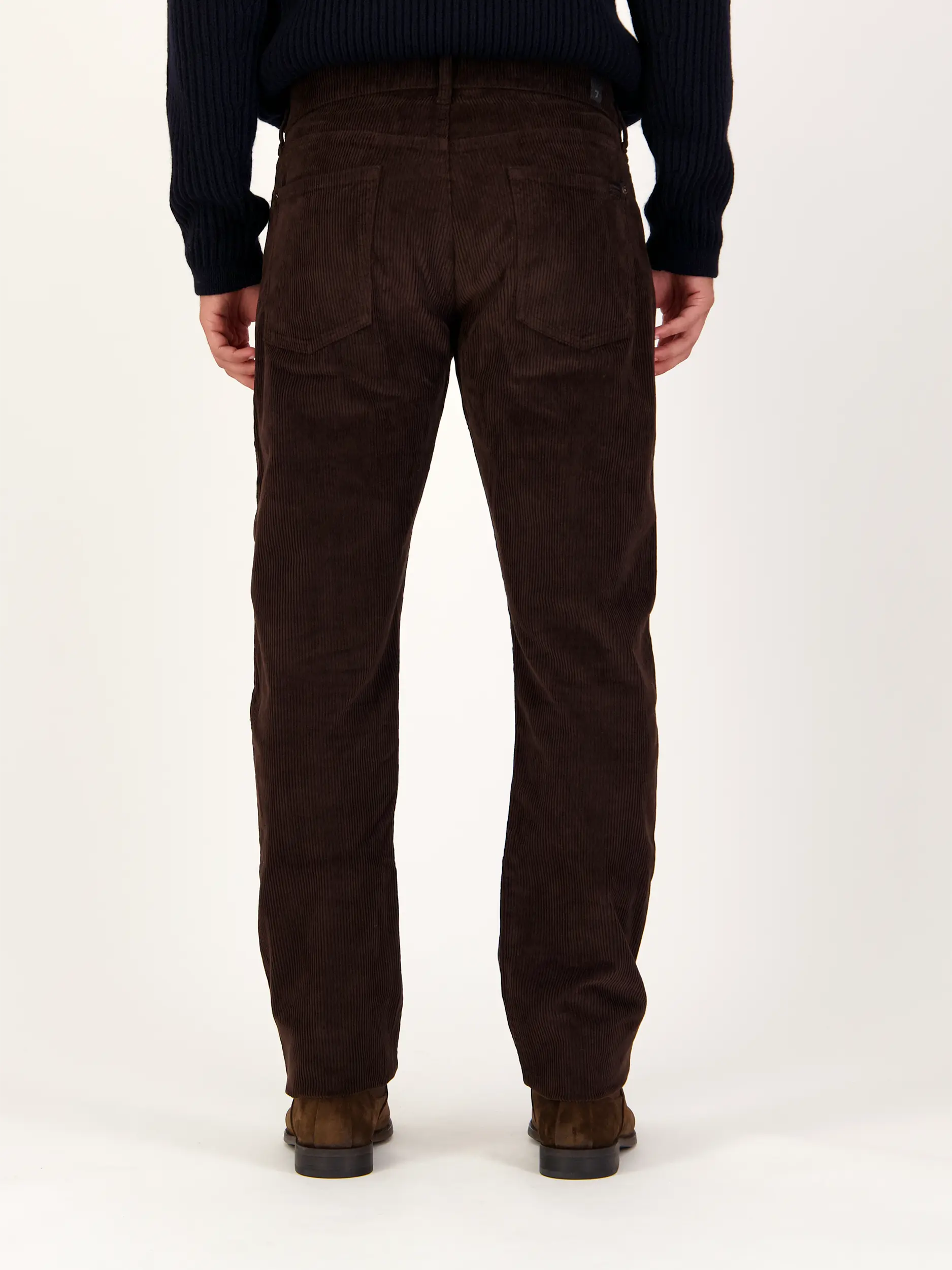Cordhose - Artikel Rückseite getragen von einem Modell - Farbe: Braun