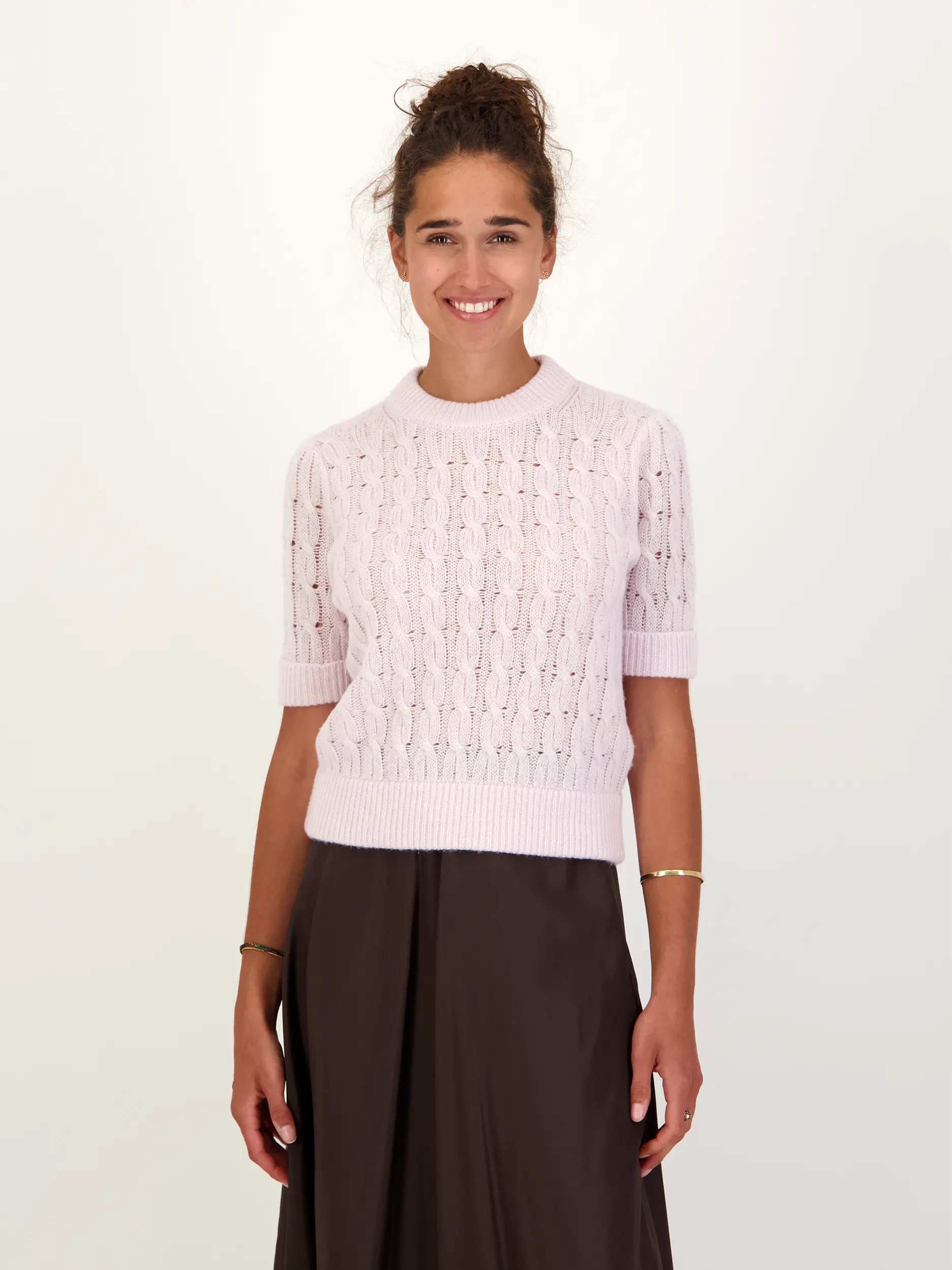 Pullover 'Sheer Softness aus Woll-Mix kurzarm - Artikel Vorderseite getragen von einem Modell - Farbe: Rosa&Pink