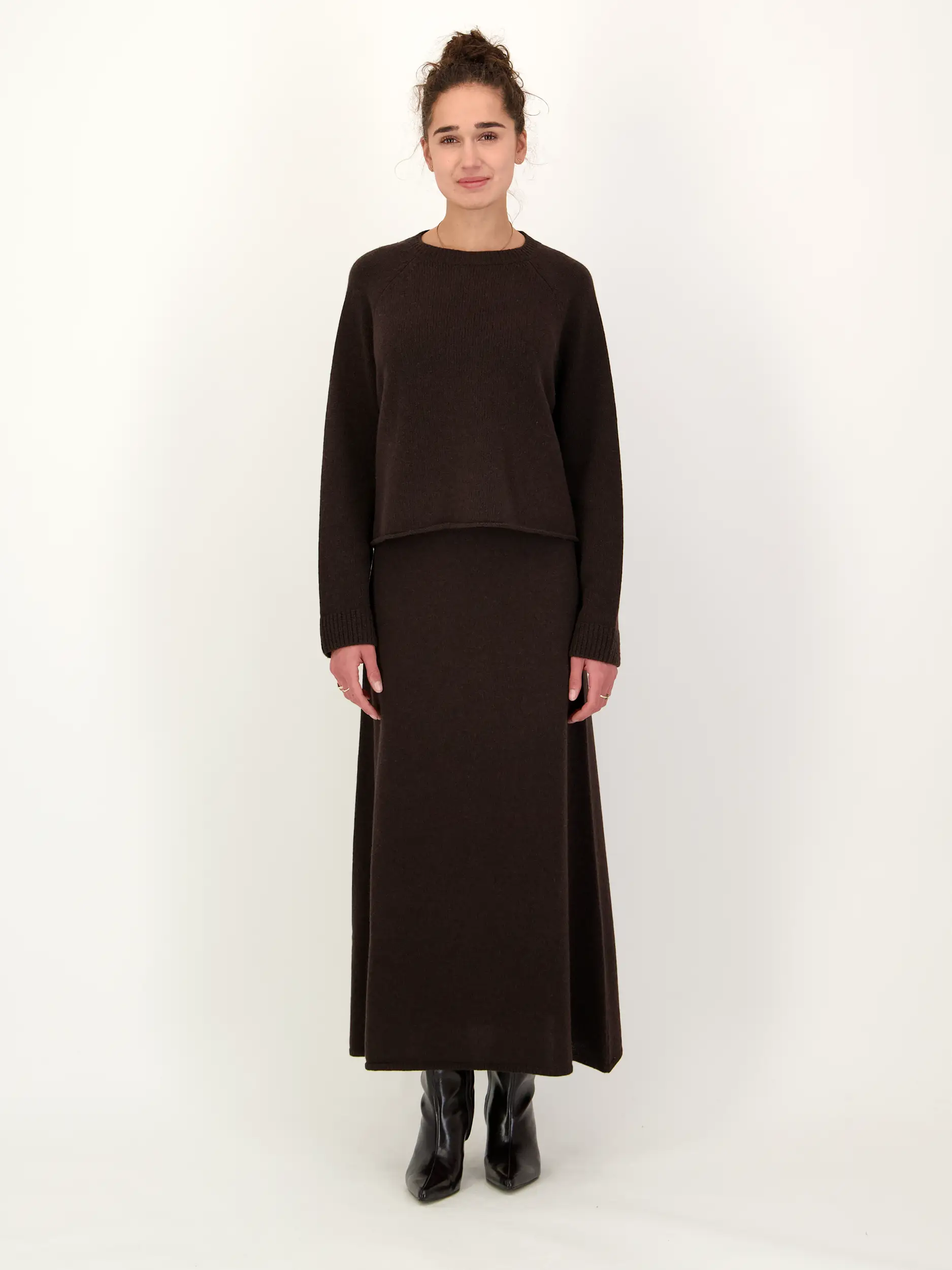 Pullover PW 'Gina' aus Kaschmir-Mix langarm - Artikel Teil eines Outfits getragen von einem Modell - Farbe: Braun
