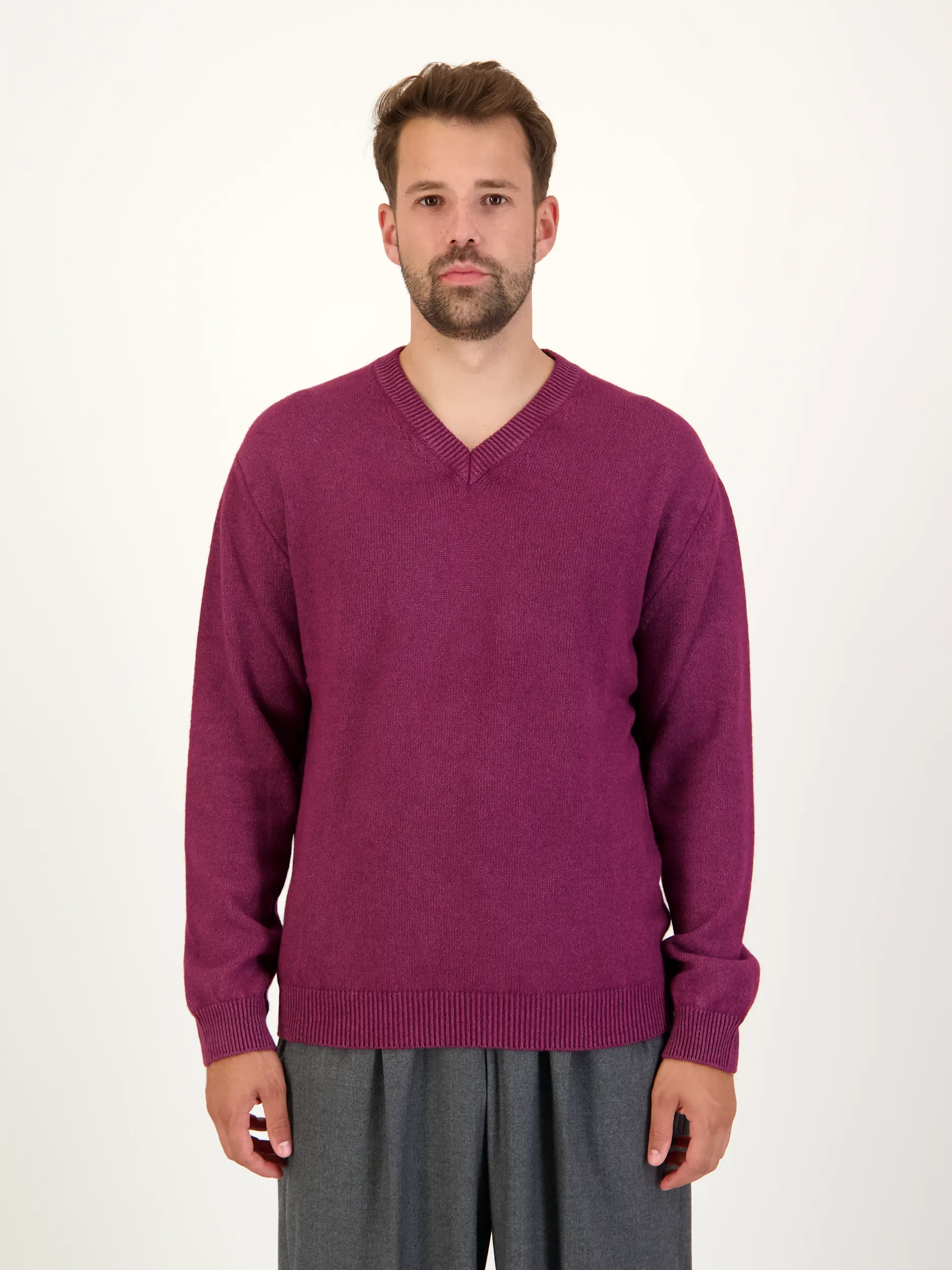 Pullover aus Kaschmir langarm - Artikel Vorderseite getragen von einem Modell - Farbe: Violett