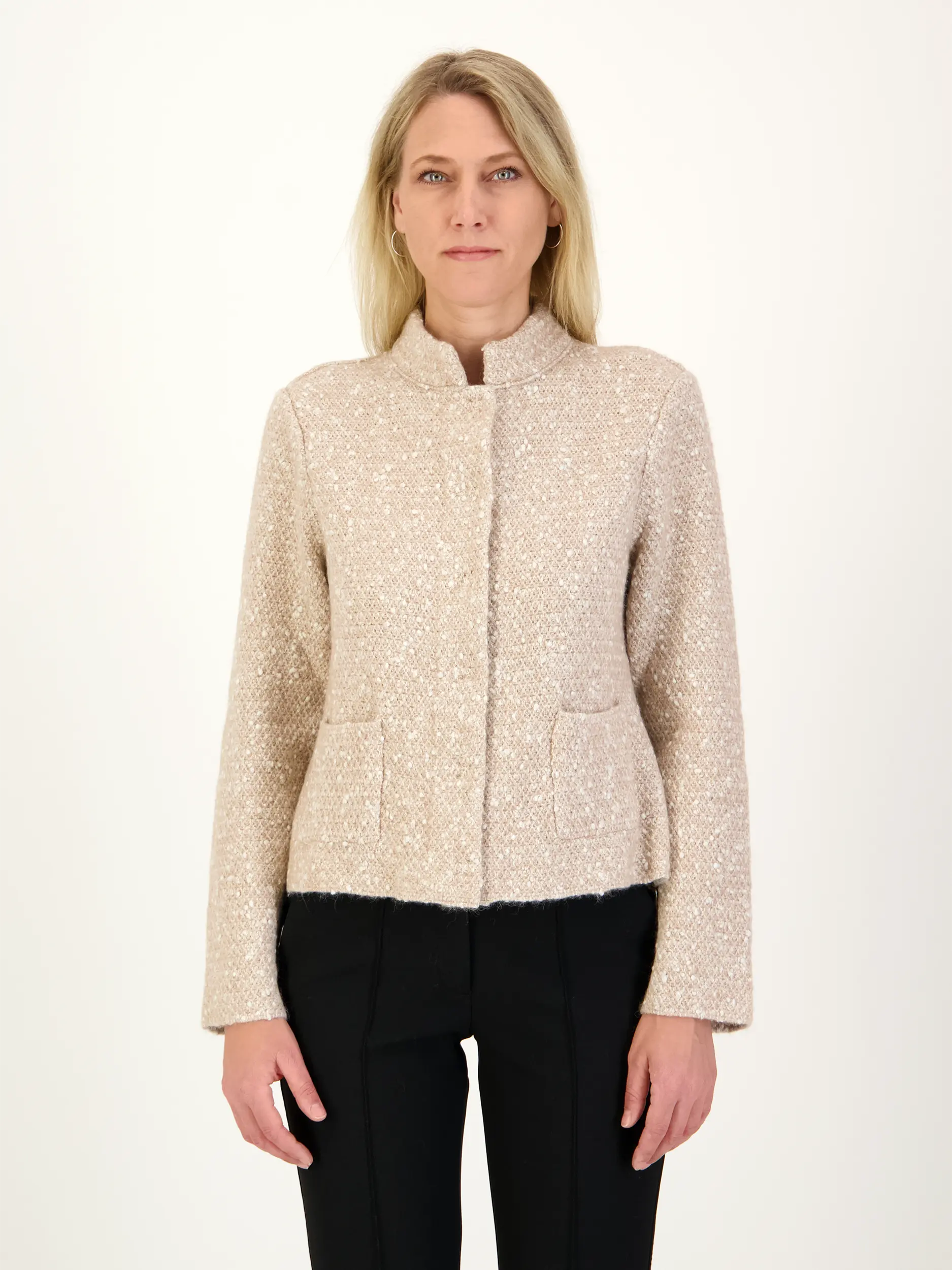 Jacke aus Woll-Mix - Artikel Vorderseite getragen von einem Modell