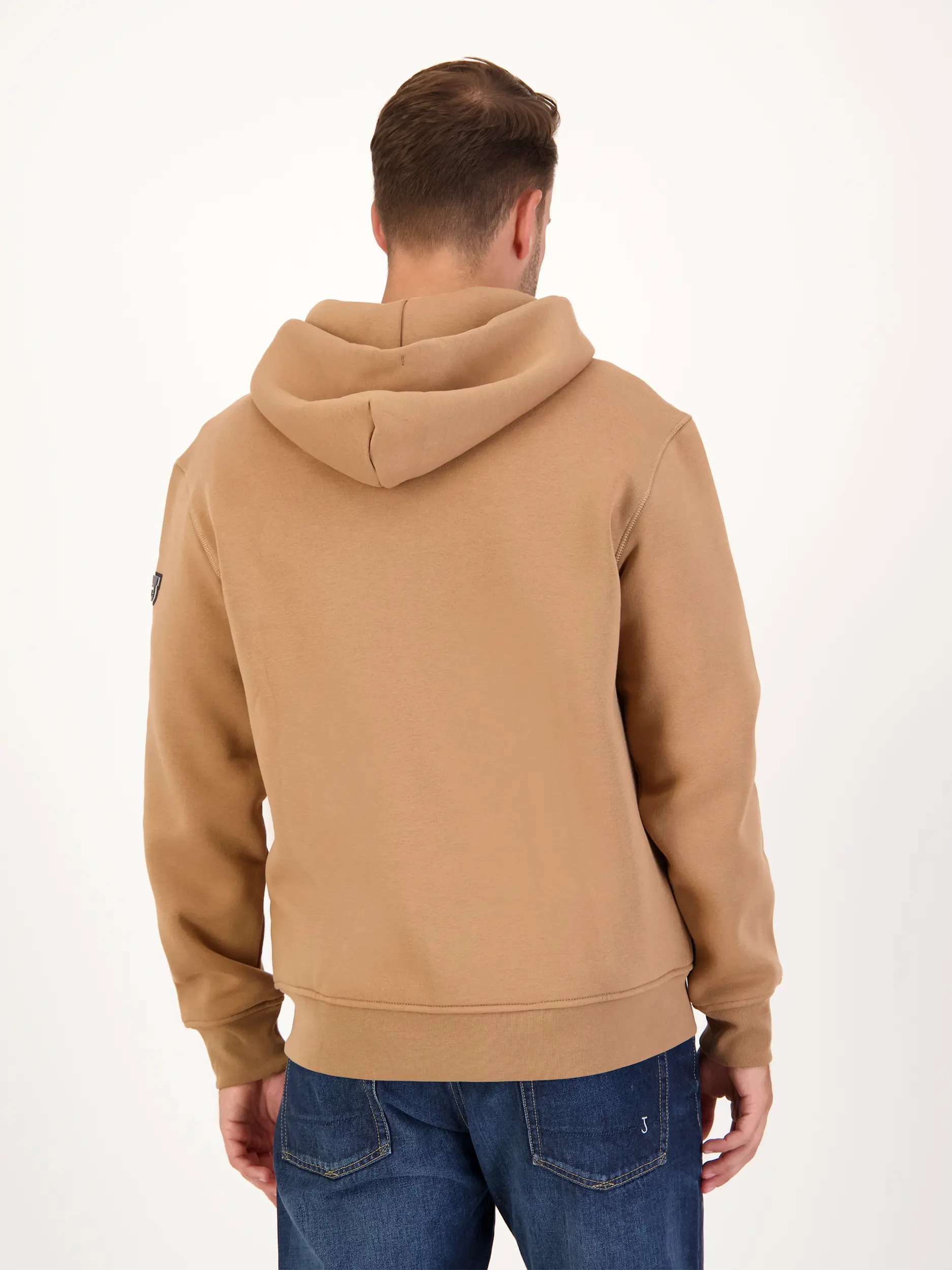 Sweatjacke 'Sheno' - Artikel Rückseite getragen von einem Modell - Farbe: Braun