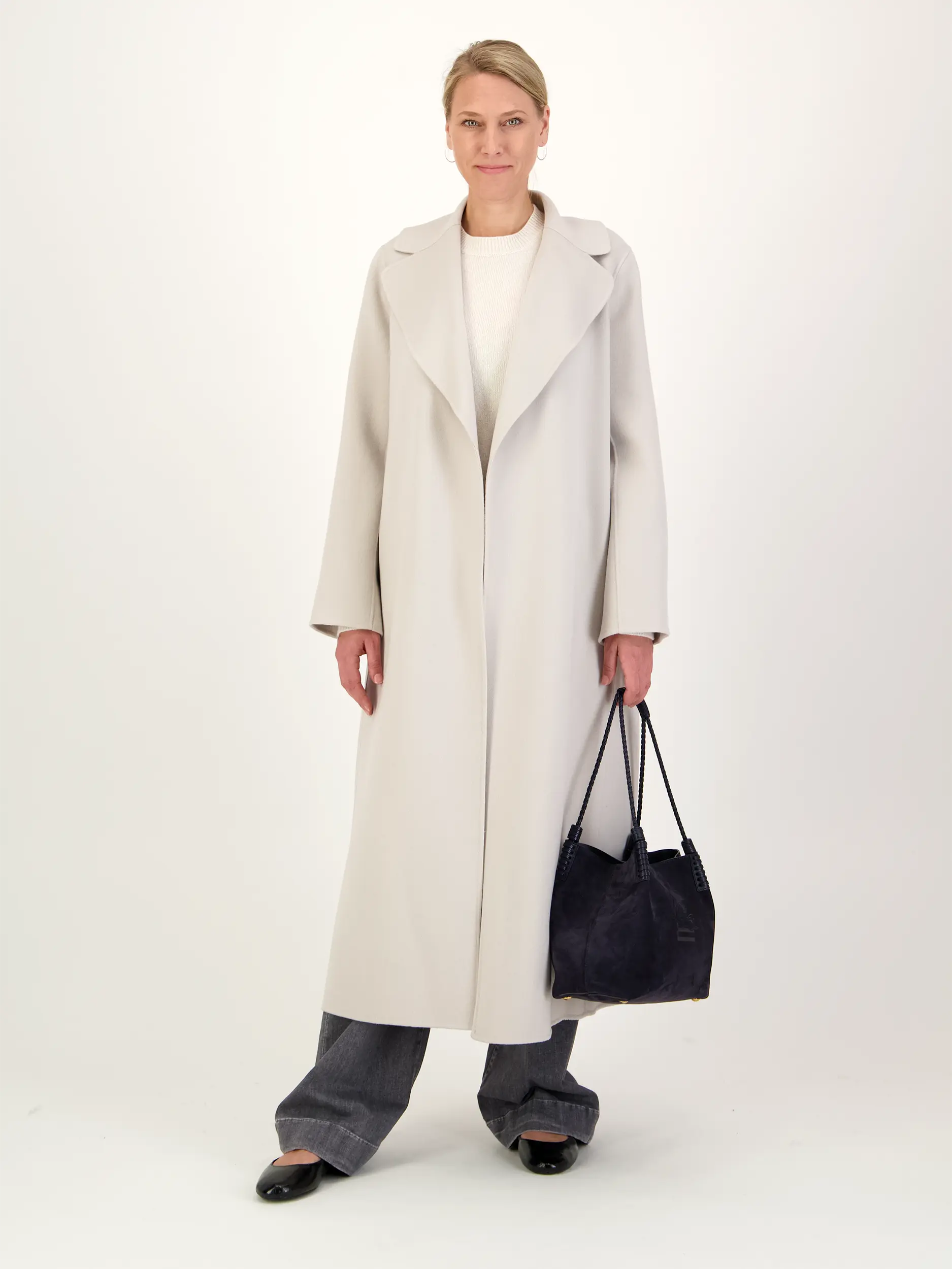Pullover 'Cleo' aus Kaschmir-Mix langarm - Artikel Teil eines Outfits getragen von einem Modell