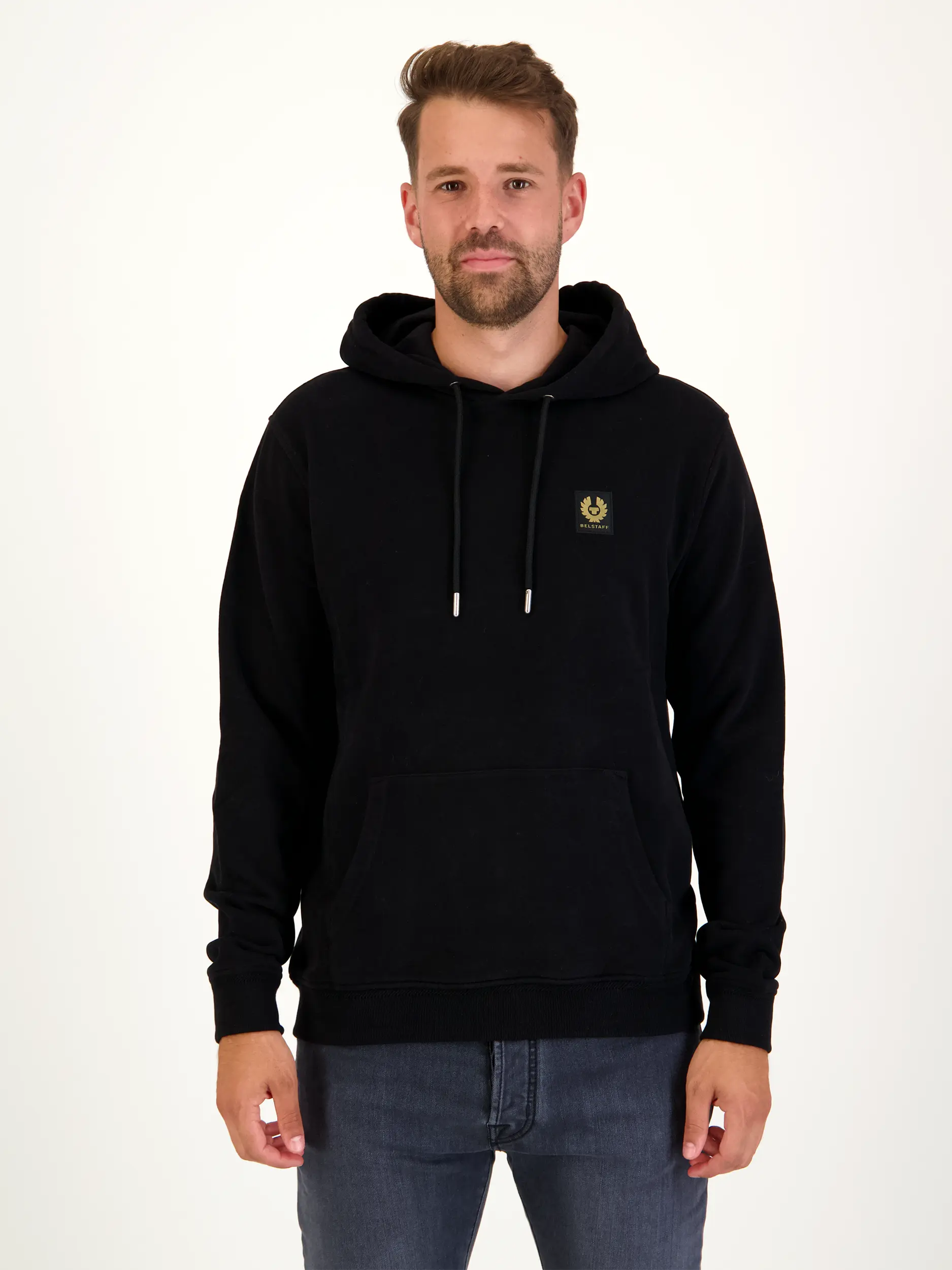 Sweatshirt - Artikel Vorderseite getragen von einem Modell - Farbe: Schwarz