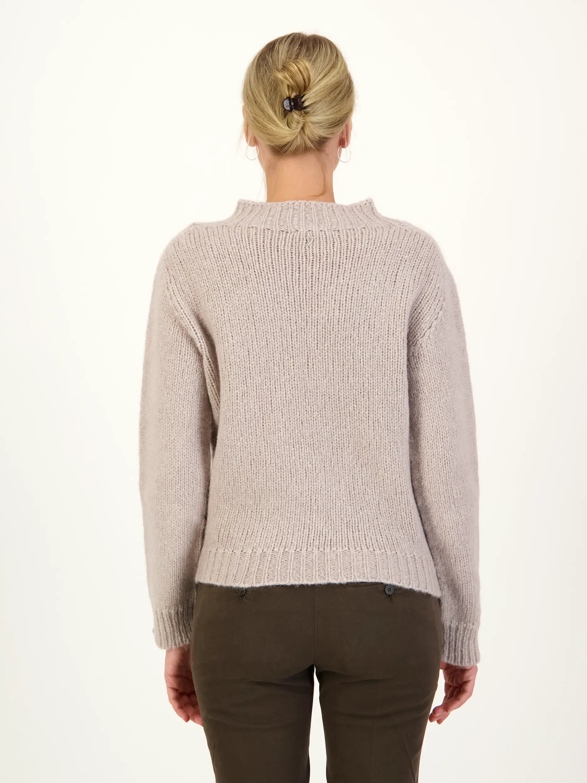 Pullover aus Alpaka-Mix langarm - Artikel Rückseite getragen von einem Modell